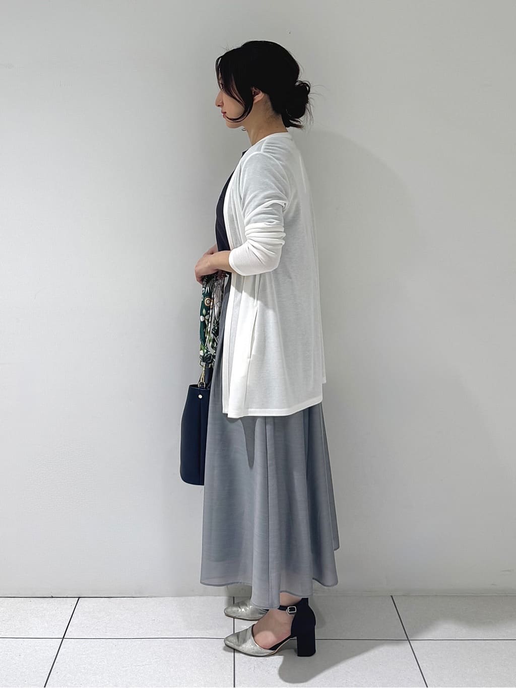 そんさんの「INDIVI｜【UVケア】着流しミドル丈カーディガンジャージ」を使ったコーディネート
