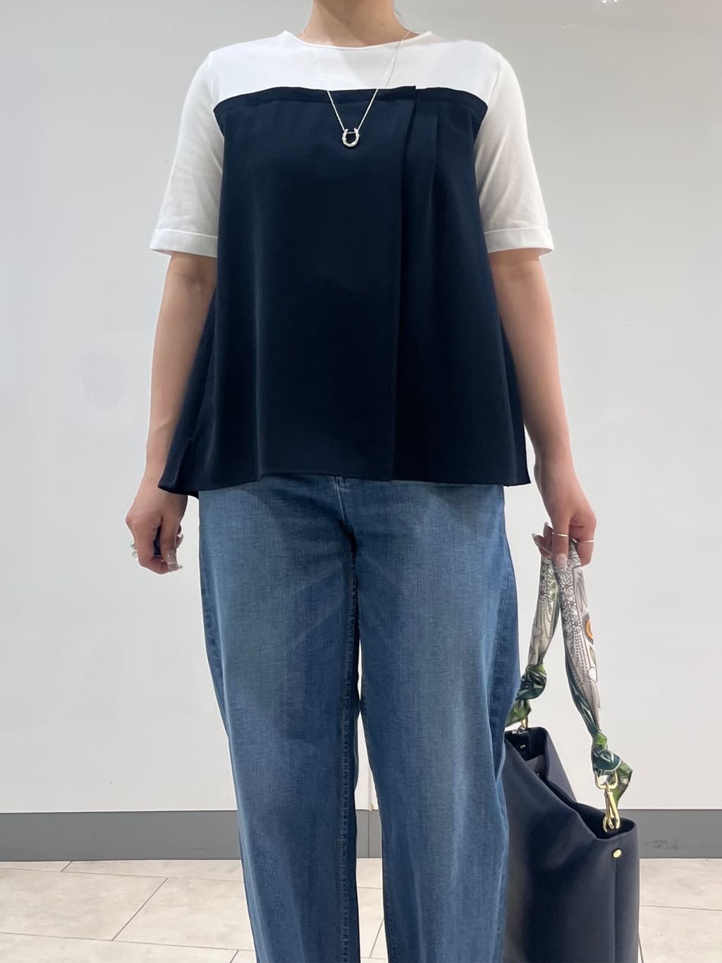 hasuさんの「INDIVI｜【洗える／多機能／SETUP可】着る日傘ダブルジャケット」を使ったコーディネート