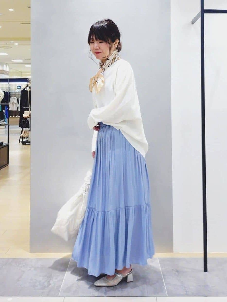 TOMOMIさんの「INDIVI｜【新色登場！超軽量】2WAYドロストショルダーバッグ」を使ったコーディネート