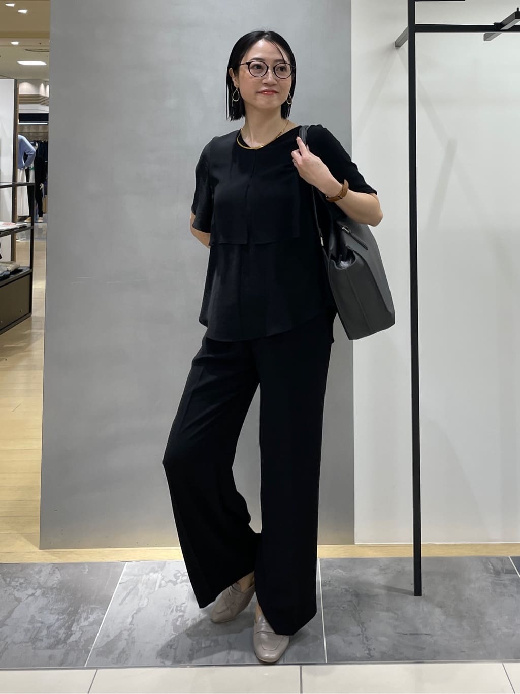 shihoさんの「INDIVI｜【着る日傘】シフォンドッキングブラウス」を使ったコーディネート