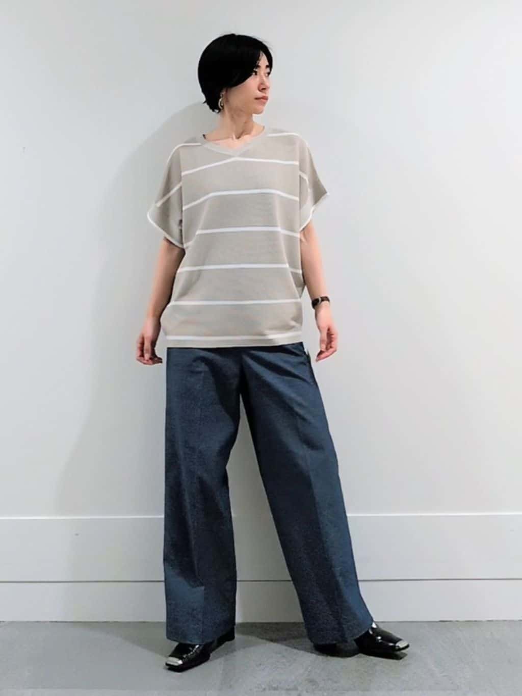 ミズタさんの「UNTITLED｜【11色展開/体型カバー】前後2WAYフレンチスリーブニット」を使ったコーディネート