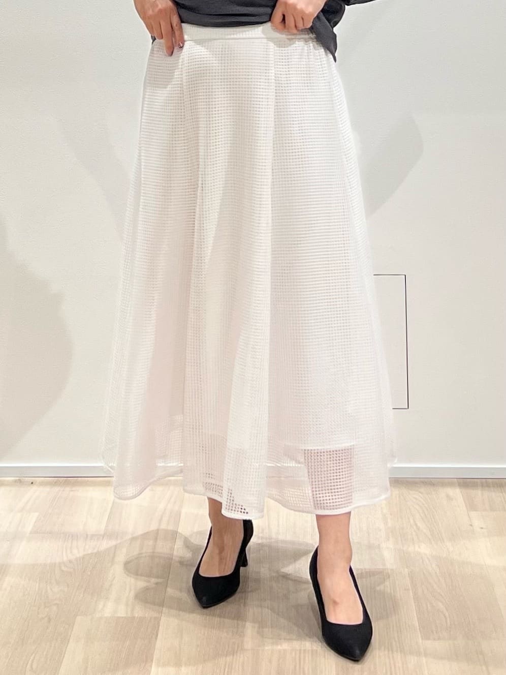 TOMOMIさんの「UNTITLED｜【古畑星夏さん着用/8色展開/程よい透け感】ドライタッチボートネックニット」を使ったコーディネート