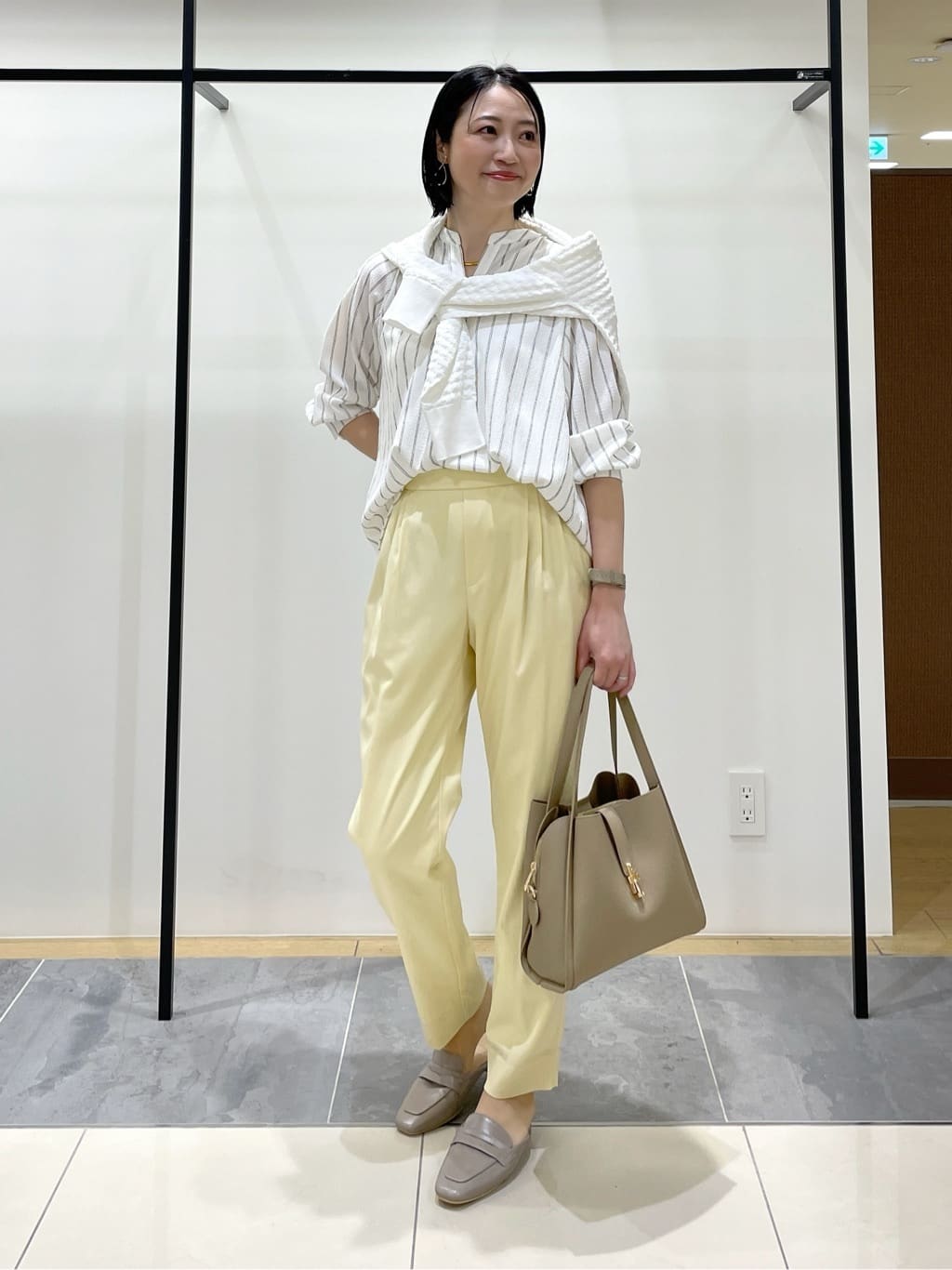 shihoさんの「INDIVI｜【洗える／着心地楽ちん】ブラウス風ストライプカットソートップス」を使ったコーディネート