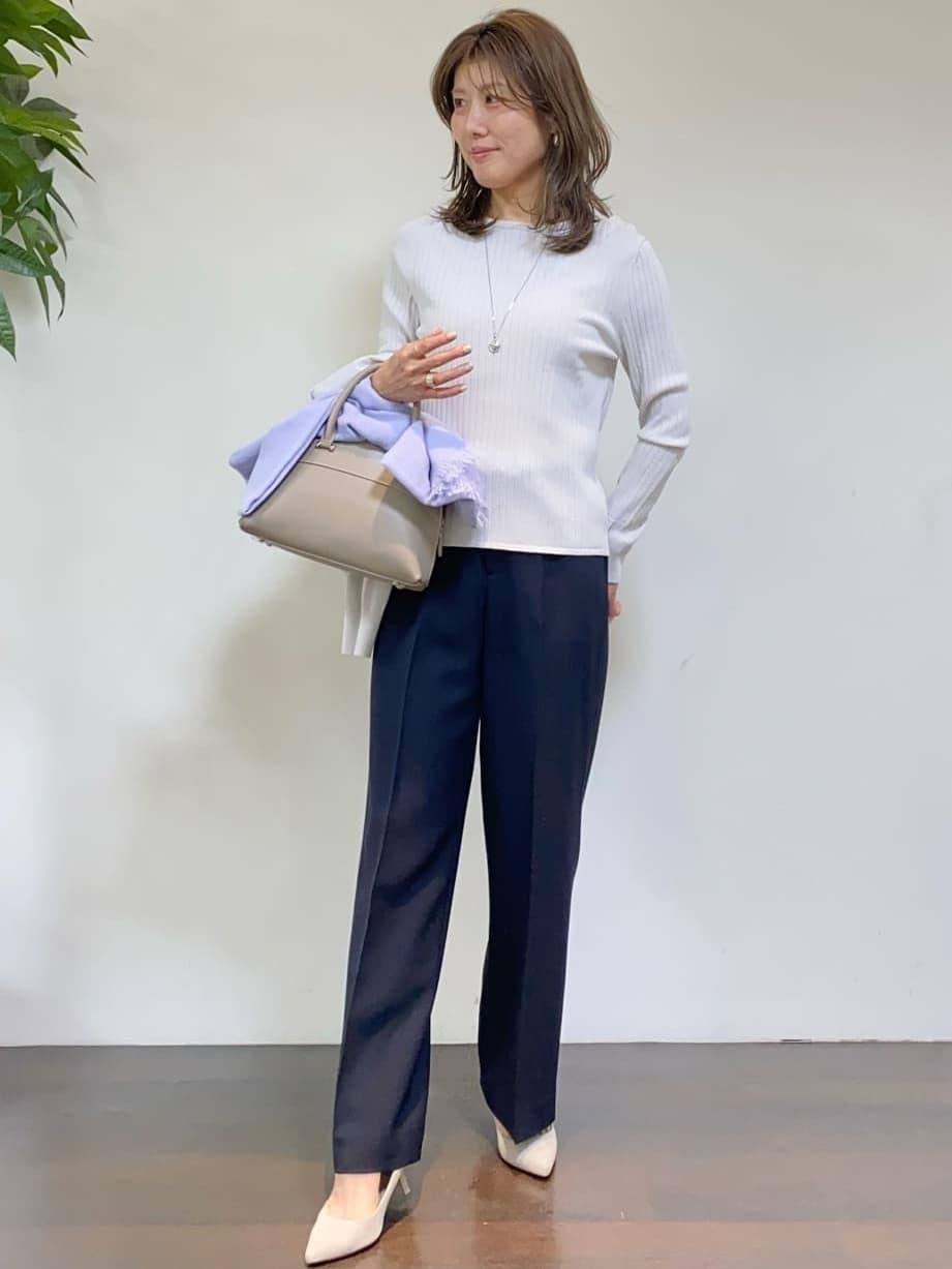 tomoさんの「UNTITLED｜【アンサンブル可/洗える】クルーネックニットカーディガン」を使ったコーディネート