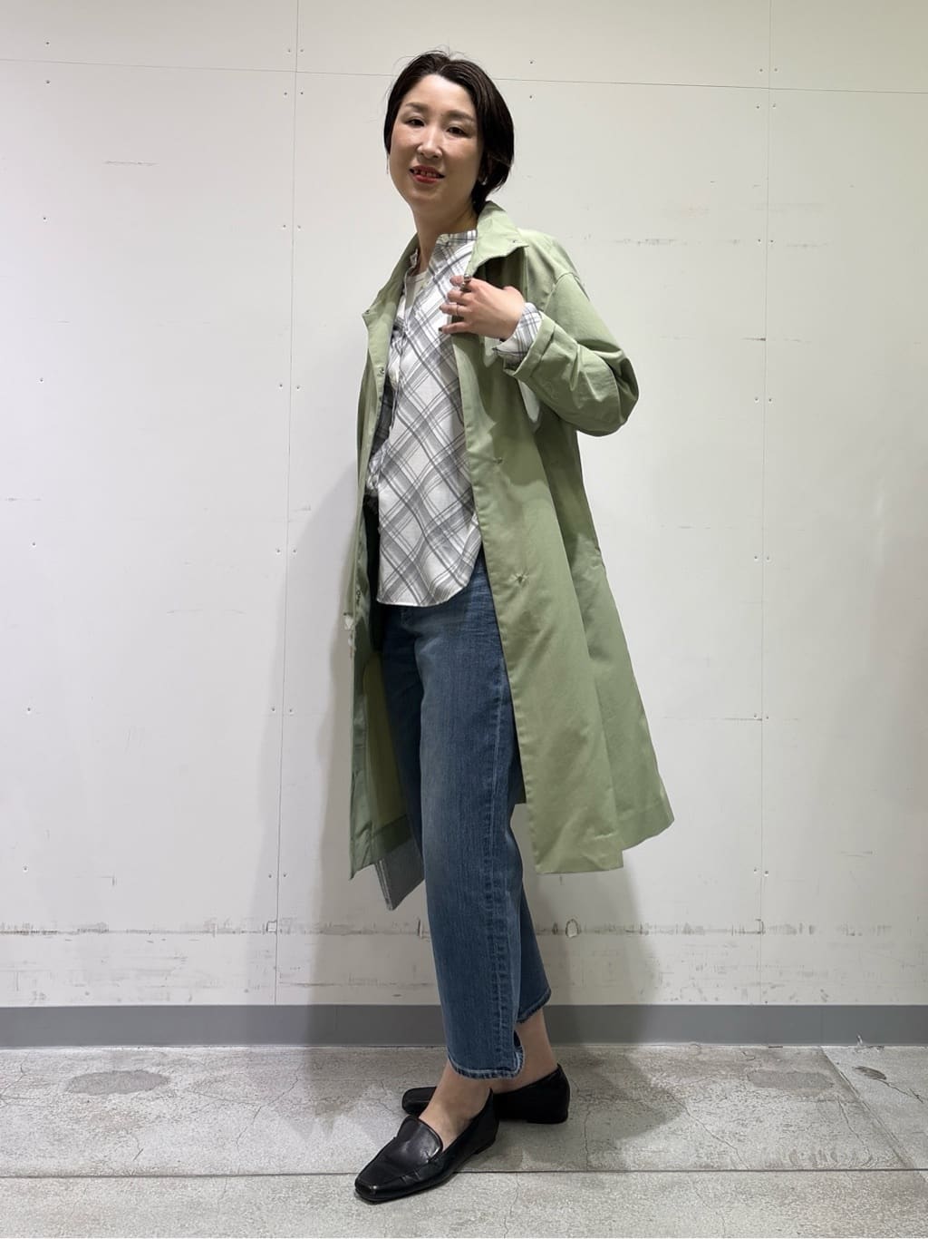 yuriさんの「INDIVI｜【撥水／軽量】ミニマル スタンドカラーコート」を使ったコーディネート