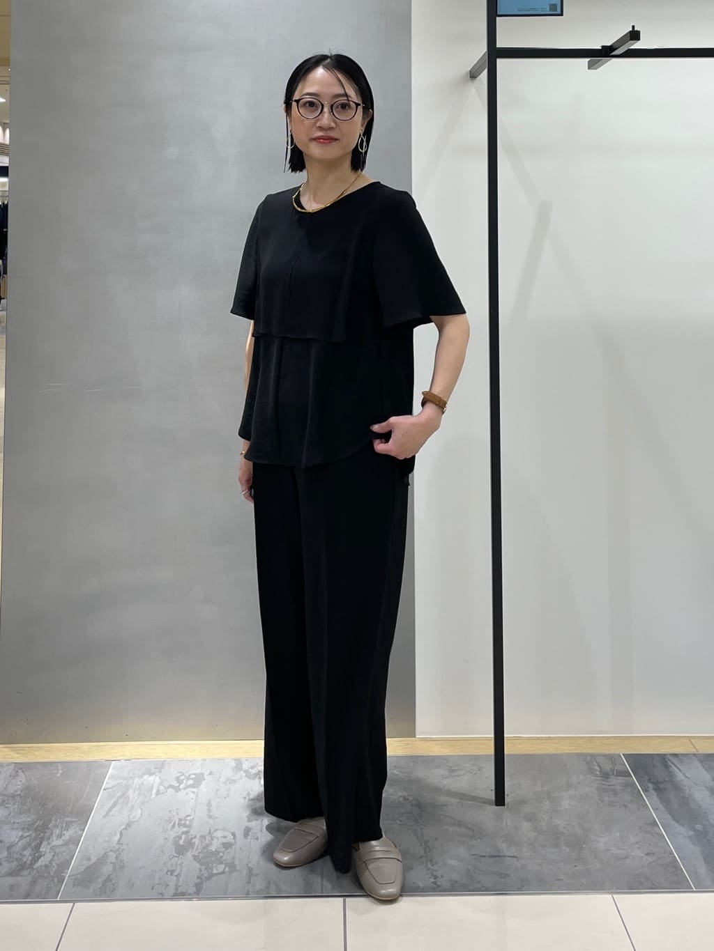 shihoさんの「INDIVI｜【着る日傘】シフォンドッキングブラウス」を使ったコーディネート