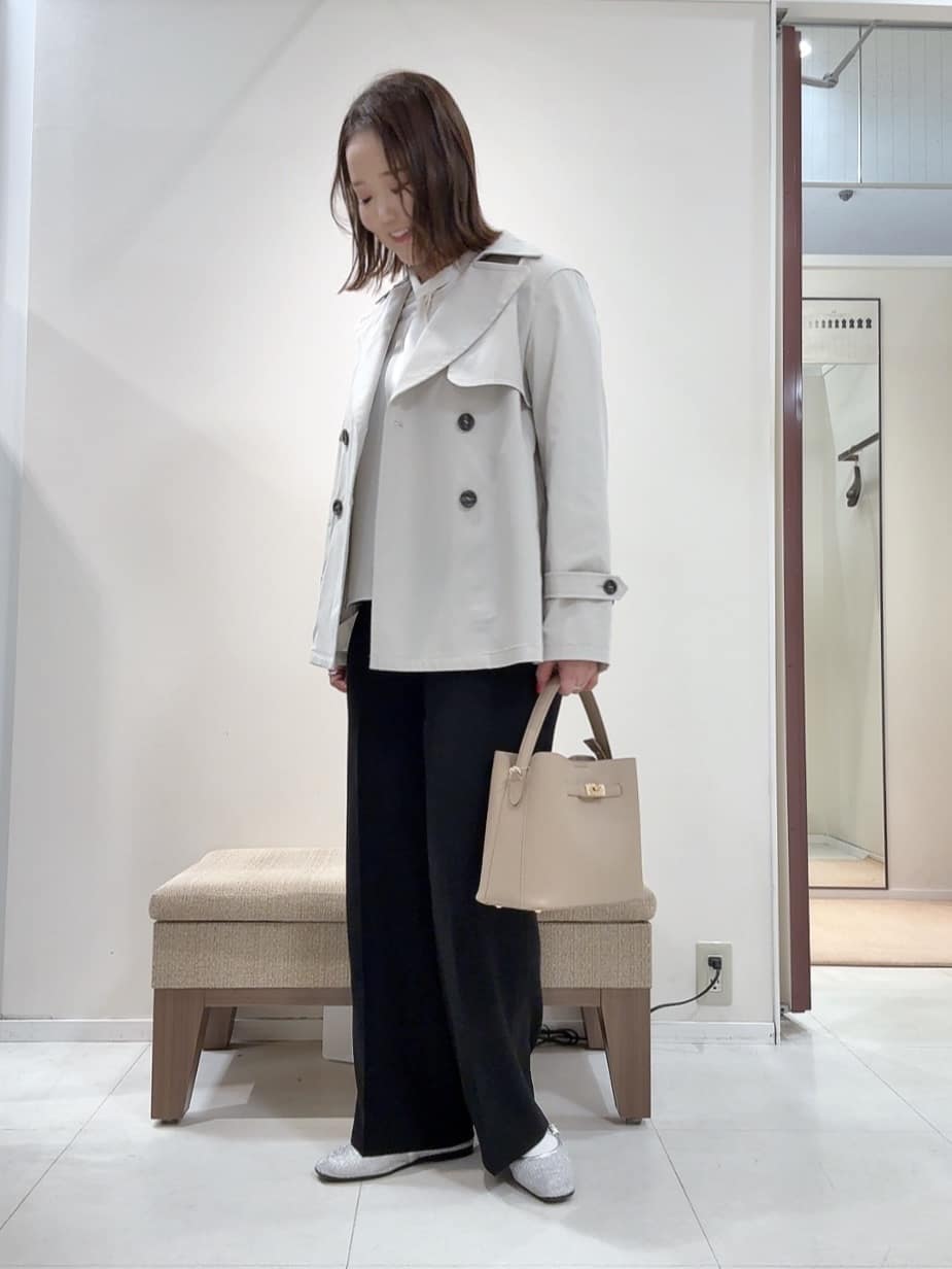 YUIさんの「UNTITLED｜【定番人気/はっ水/洗える】タスランショートトレンチコート」を使ったコーディネート