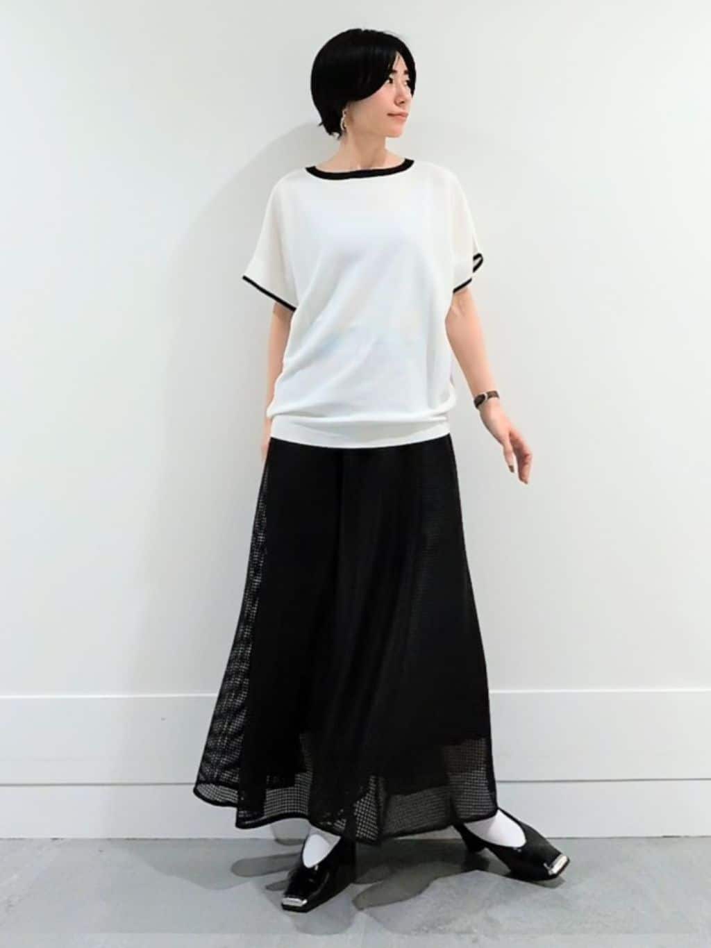 ミズタさんの「UNTITLED｜【11色展開/体型カバー】前後2WAYフレンチスリーブニット」を使ったコーディネート