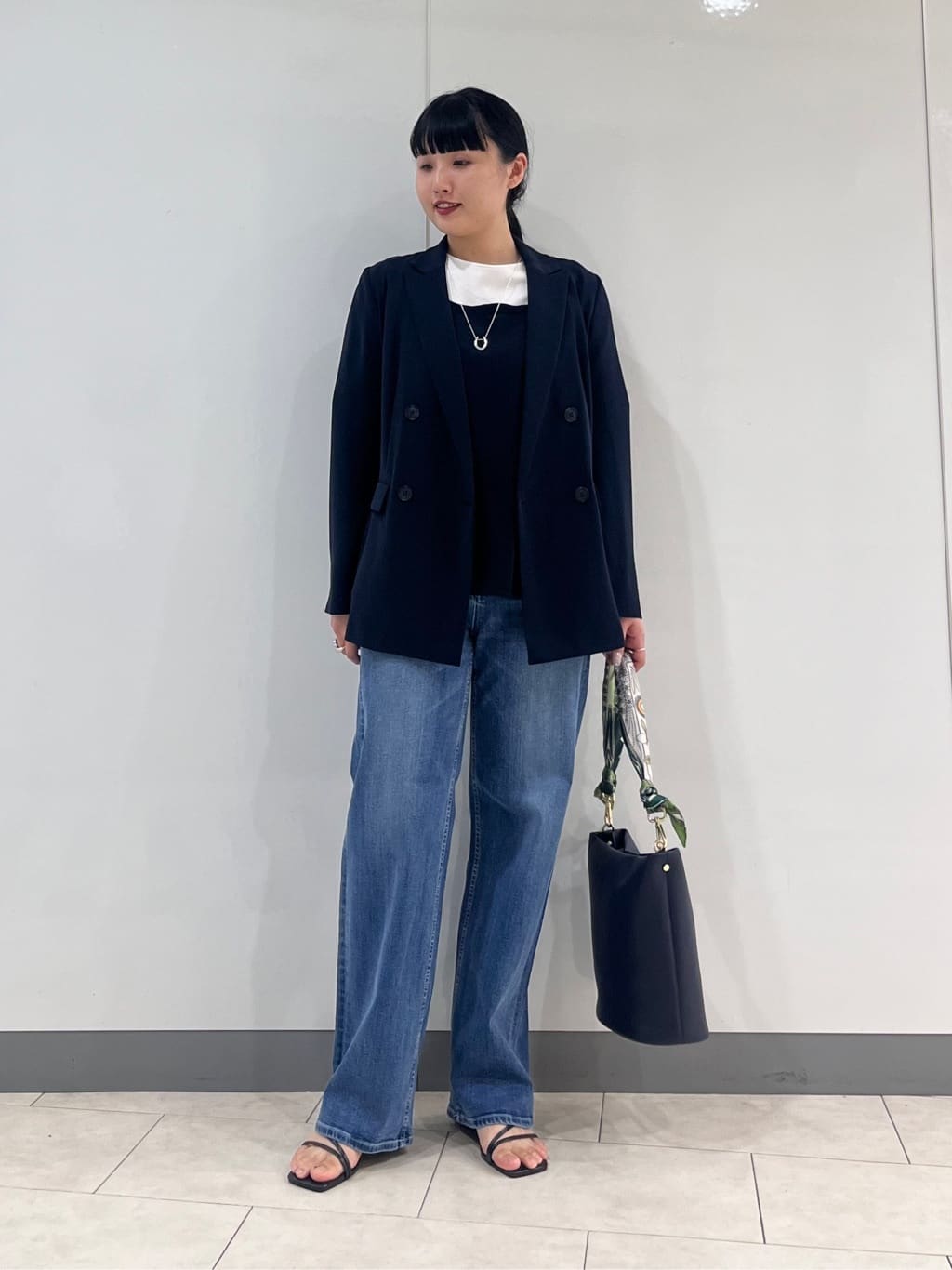 hasuさんの「INDIVI｜【洗える／多機能／SETUP可】着る日傘ダブルジャケット」を使ったコーディネート