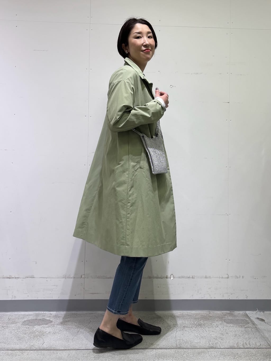 yuriさんの「INDIVI｜【撥水／軽量】ミニマル スタンドカラーコート」を使ったコーディネート