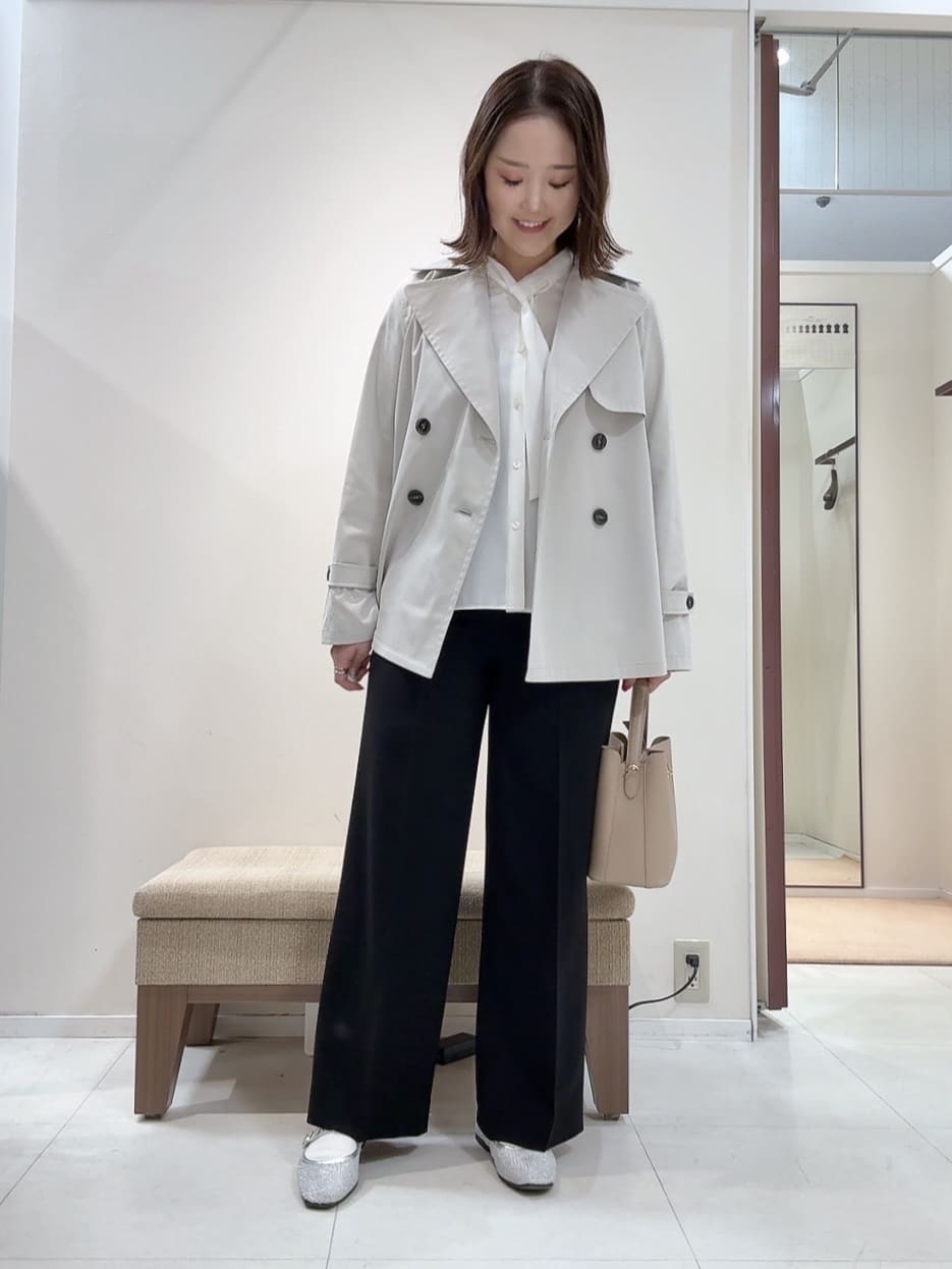 YUIさんの「UNTITLED｜【定番人気/はっ水/洗える】タスランショートトレンチコート」を使ったコーディネート