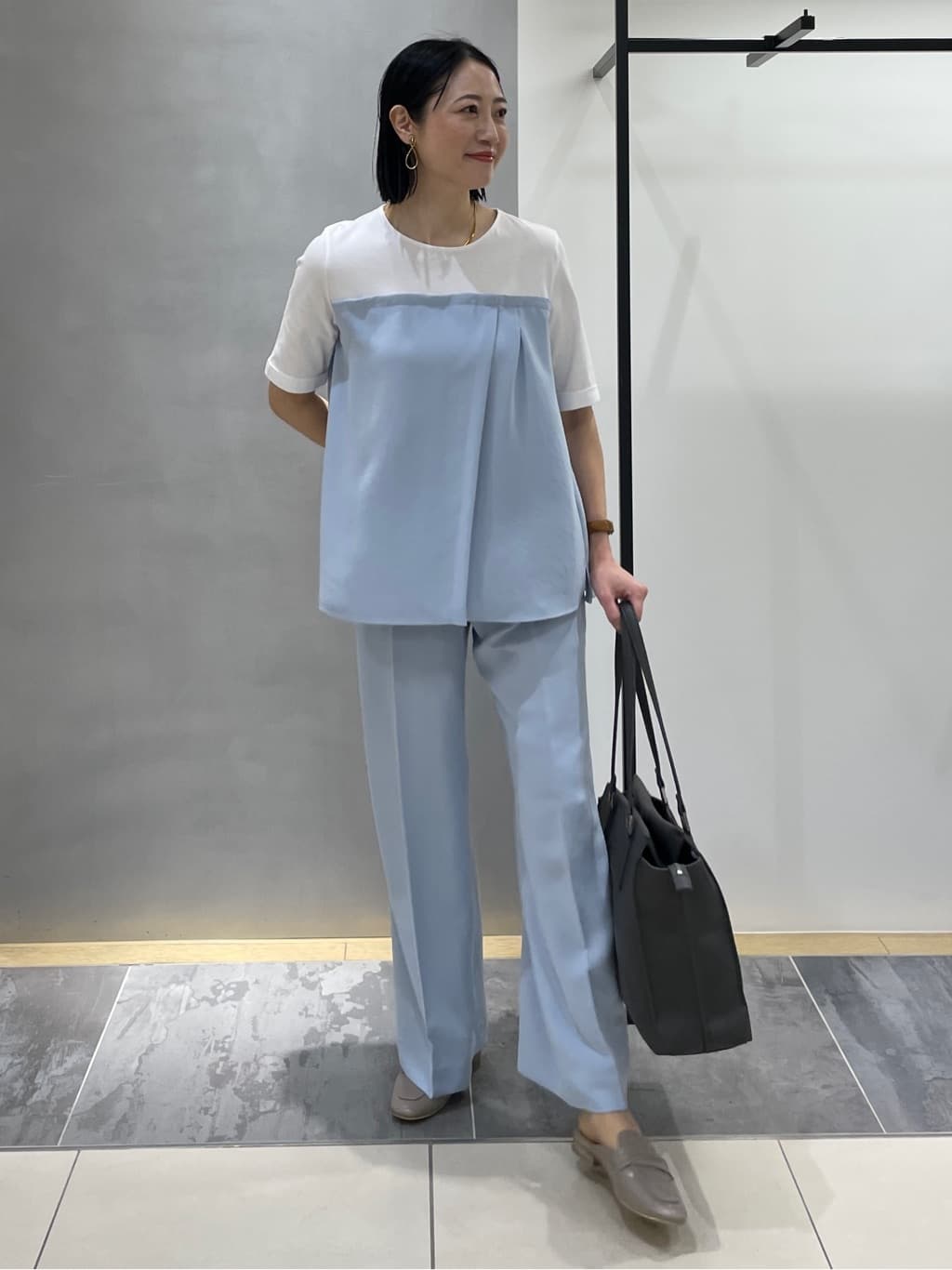 shihoさんの「INDIVI｜【着る日傘／SETUP可能】ビスチェレイヤード風トップス」を使ったコーディネート