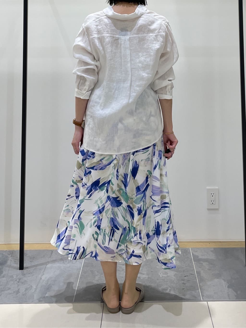 shihoさんの「INDIVI｜【接触冷感／2WAY】カシュクールリネンシャツ」を使ったコーディネート