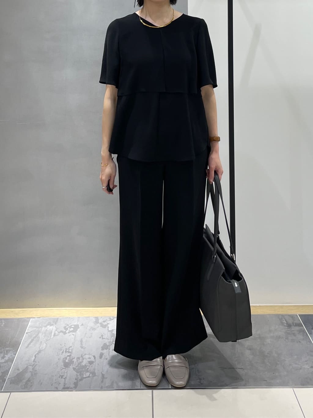 shihoさんの「INDIVI｜【着る日傘】シフォンドッキングブラウス」を使ったコーディネート