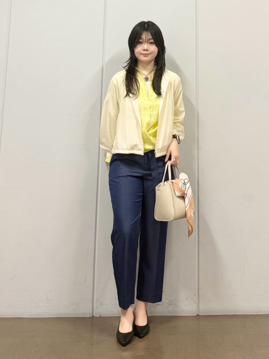 mizukiさんの「INDIVI｜【洗える／大人シアー】エアリー バルーンブルゾン」を使ったコーディネート