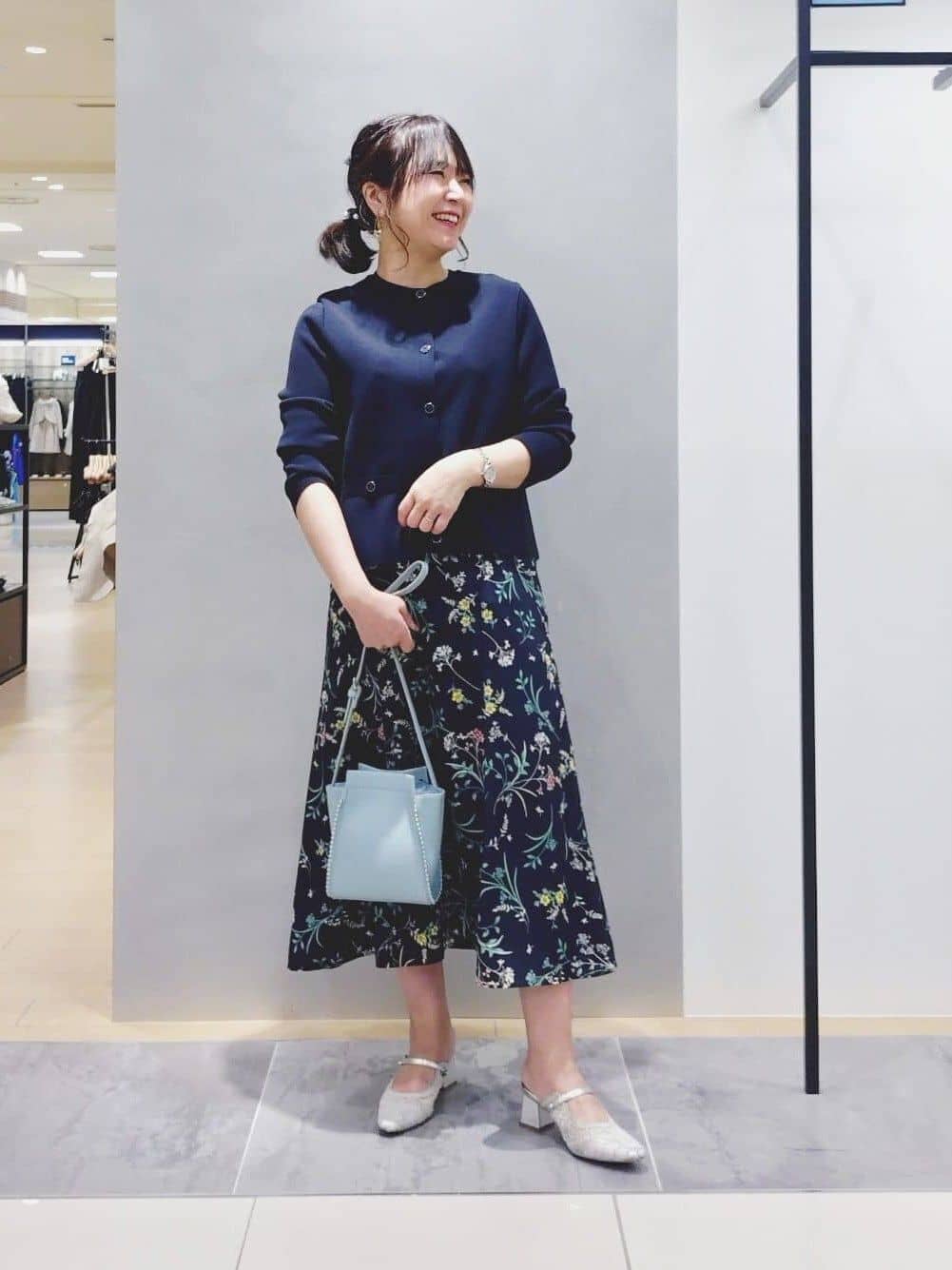 TOMOMIさんの「INDIVI｜【撥水／UVケア／2WAY】超軽量ライナー付ライトトレンチコート」を使ったコーディネート