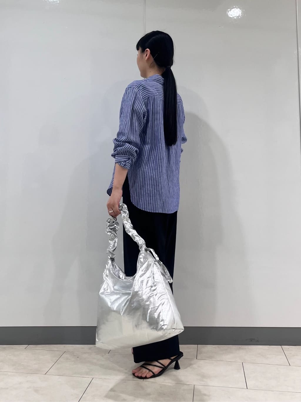 hasuさんの「INDIVI｜【接触冷感／2WAY】カシュクールリネンシャツ」を使ったコーディネート