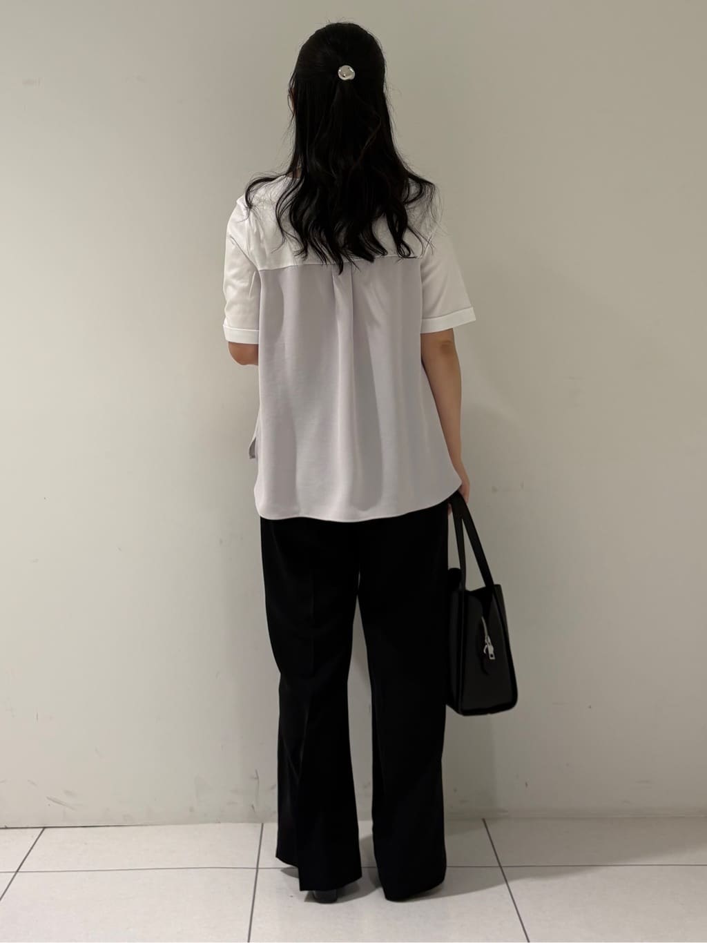 momokoさんの「INDIVI｜【着る日傘／SETUP可能】ビスチェレイヤード風トップス」を使ったコーディネート