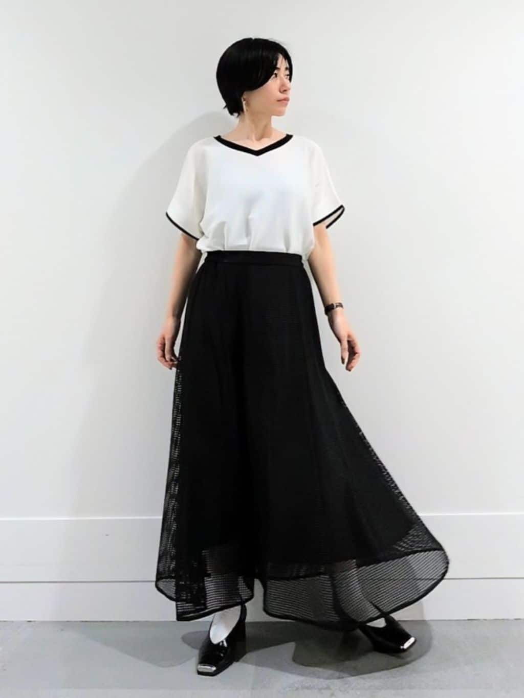 ミズタさんの「UNTITLED｜【11色展開/体型カバー】前後2WAYフレンチスリーブニット」を使ったコーディネート