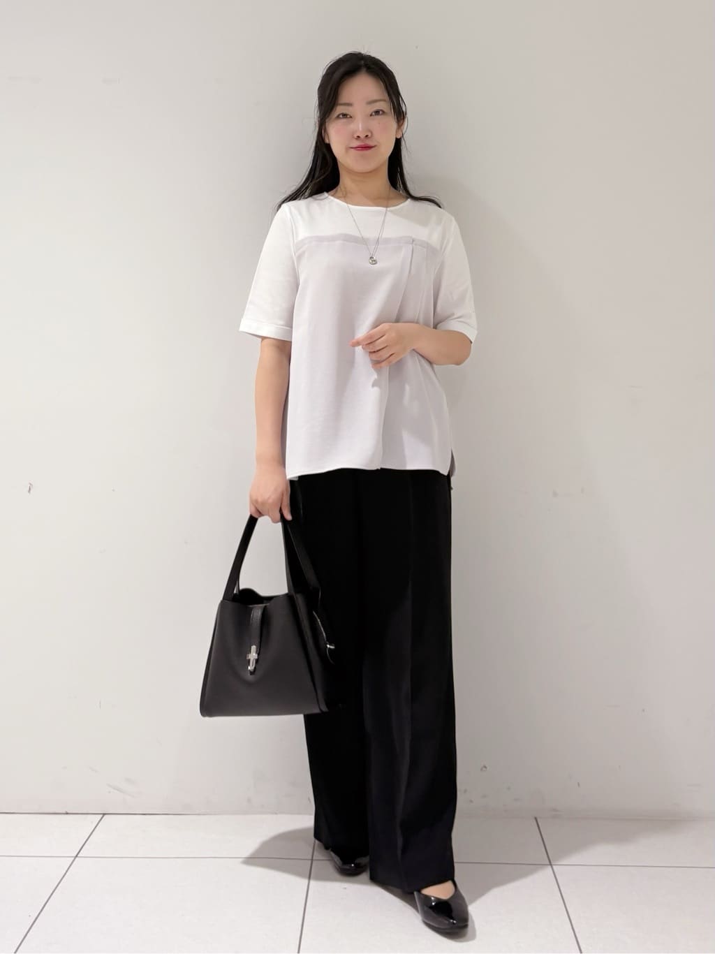 momokoさんの「INDIVI｜【着る日傘／SETUP可能】ビスチェレイヤード風トップス」を使ったコーディネート