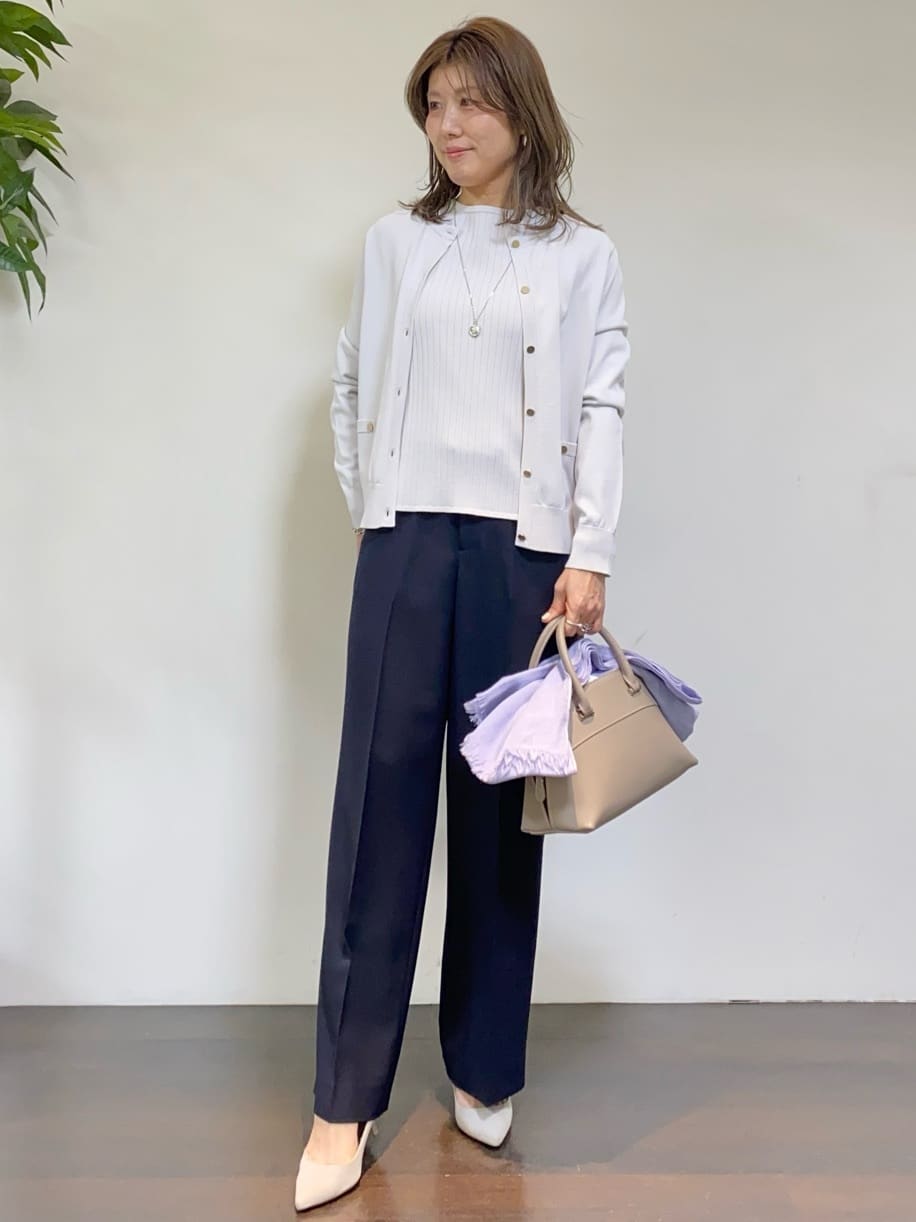 tomoさんの「UNTITLED｜【アンサンブル可/洗える】クルーネックニットカーディガン」を使ったコーディネート