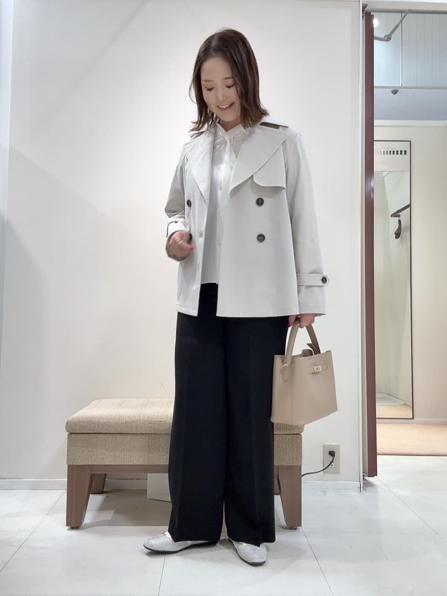 YUIさんの「UNTITLED｜【定番人気/はっ水/洗える】タスランショートトレンチコート」を使ったコーディネート