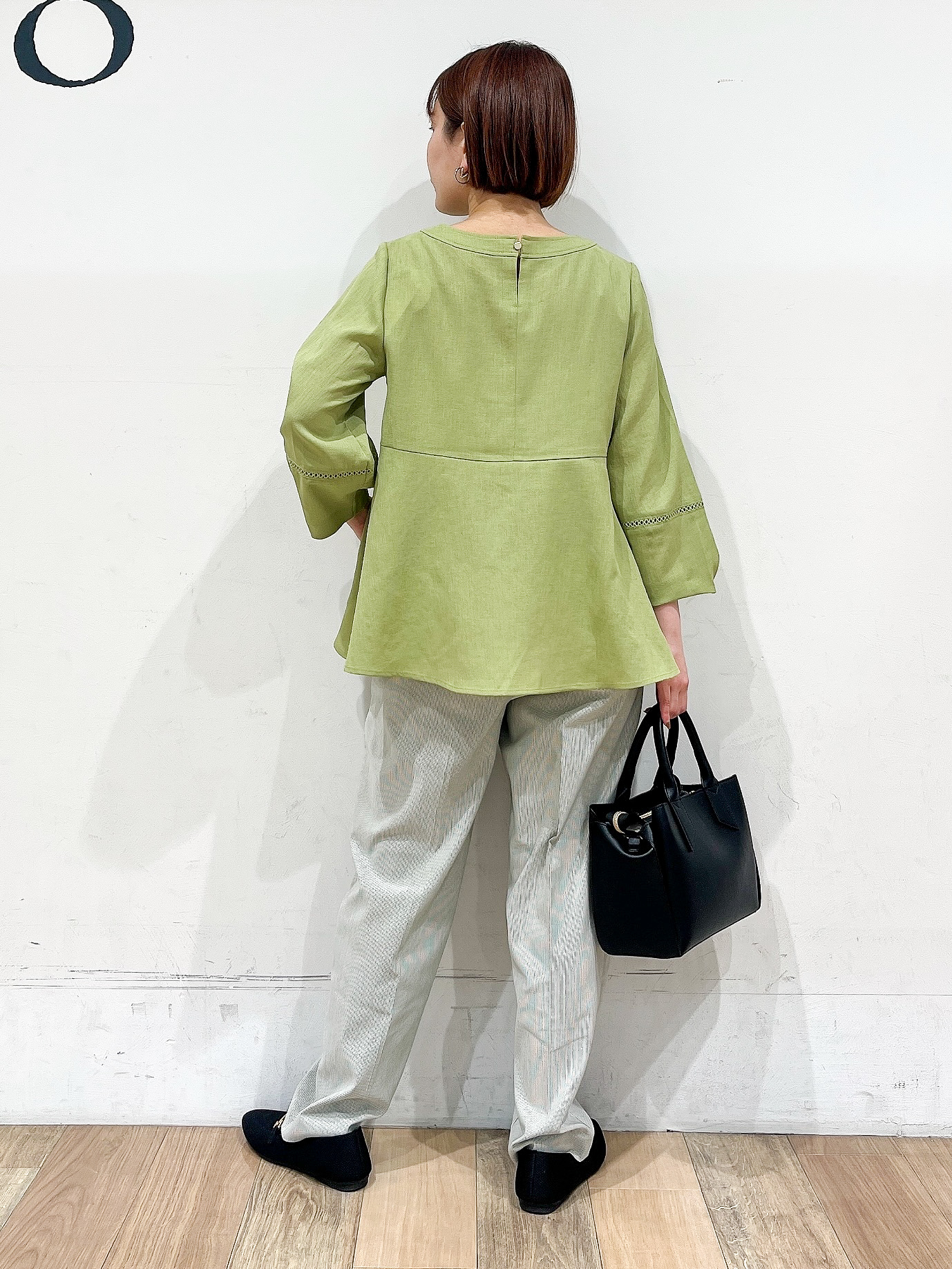 山さんさんの「grove｜【UVカット・体型カバーも叶う】麻調メッシュランタンスリーブブラウス」を使ったコーディネート