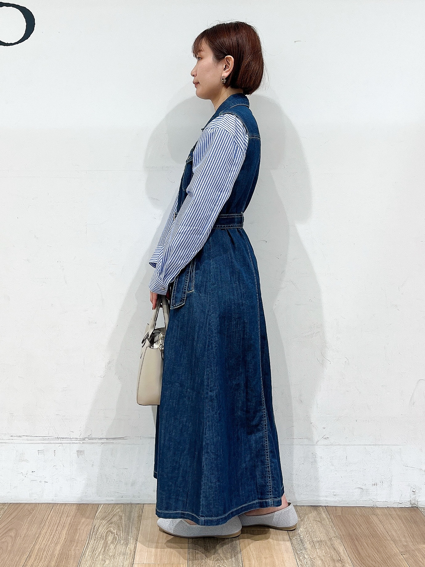 山さんさんの「grove｜【貴島明日香さん着用】お仕事も普段も。今どきワークシャツブラウス」を使ったコーディネート
