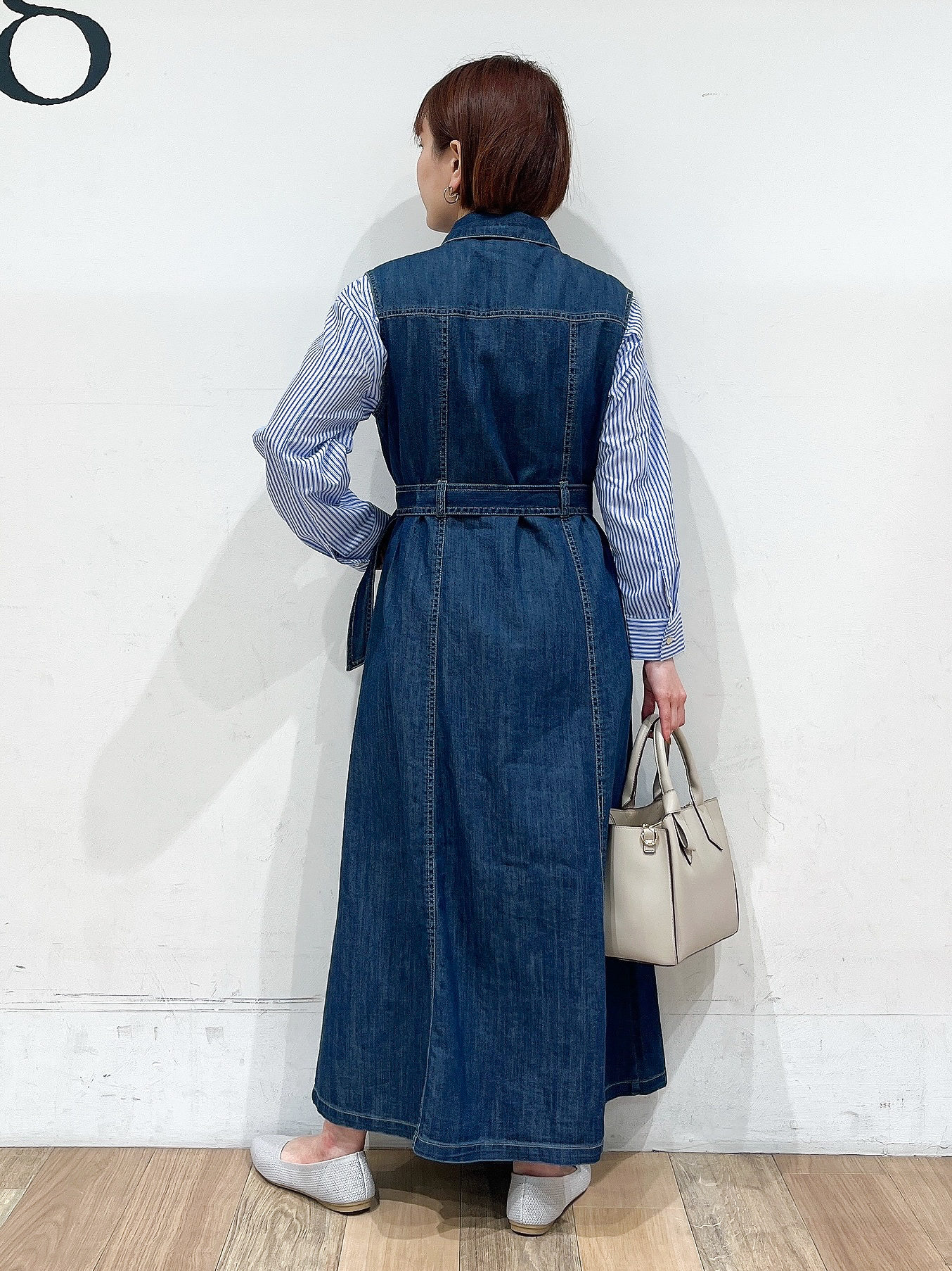 山さんさんの「grove｜【貴島明日香さん着用】お仕事も普段も。今どきワークシャツブラウス」を使ったコーディネート