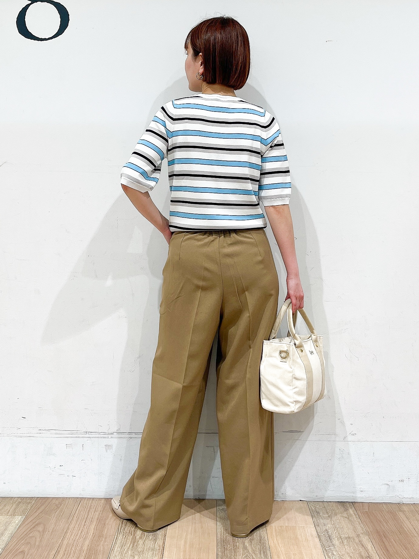 山さんさんの「grove｜【シリーズ累計36万枚/UVカット・ひんやり・洗濯機OK】やわらかドライタッチ 五分袖クルーネックニ」を使ったコーディネート