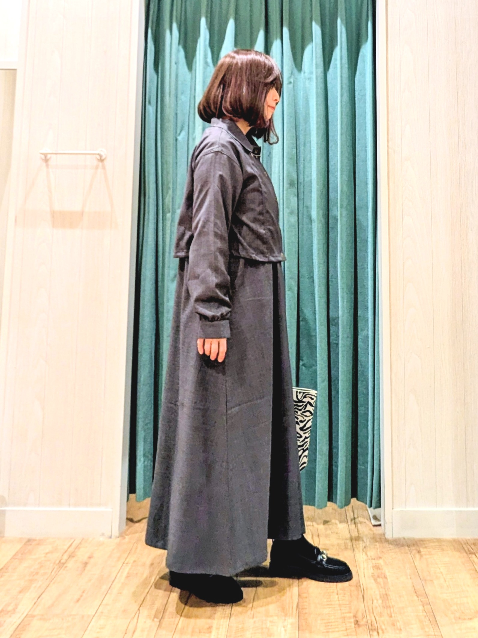 ゆーさんさんの「SHOO･LA･RUE｜【2点セット/S-LL】おとなの抜け感 ショート丈シャツ＋キャミワンピース」を使ったコーディネート