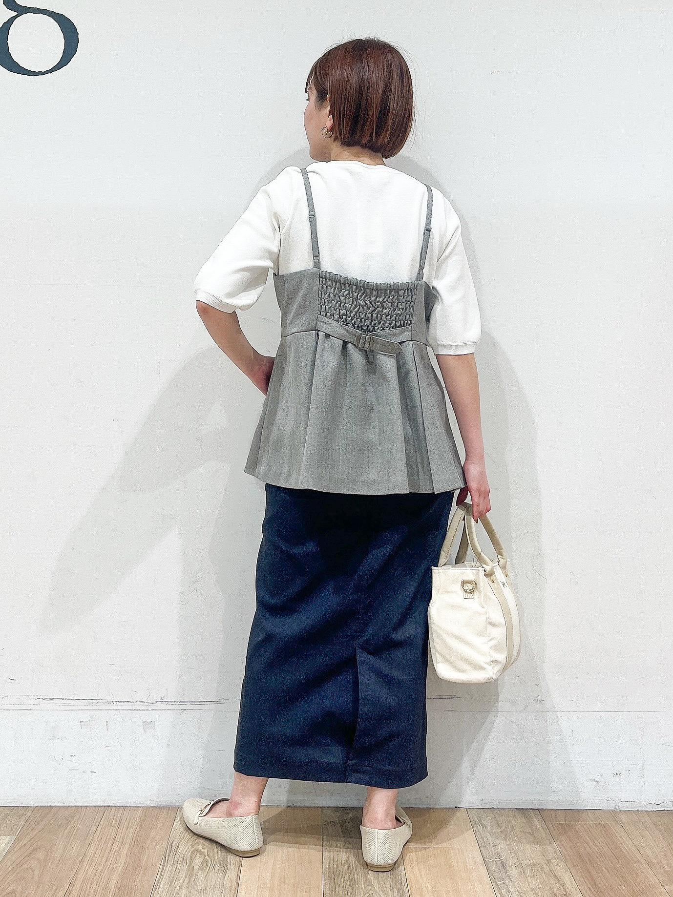 山さんさんの「grove｜【貴島明日香さん着用・カセット服】リネンライク ペプラムビスチェ」を使ったコーディネート