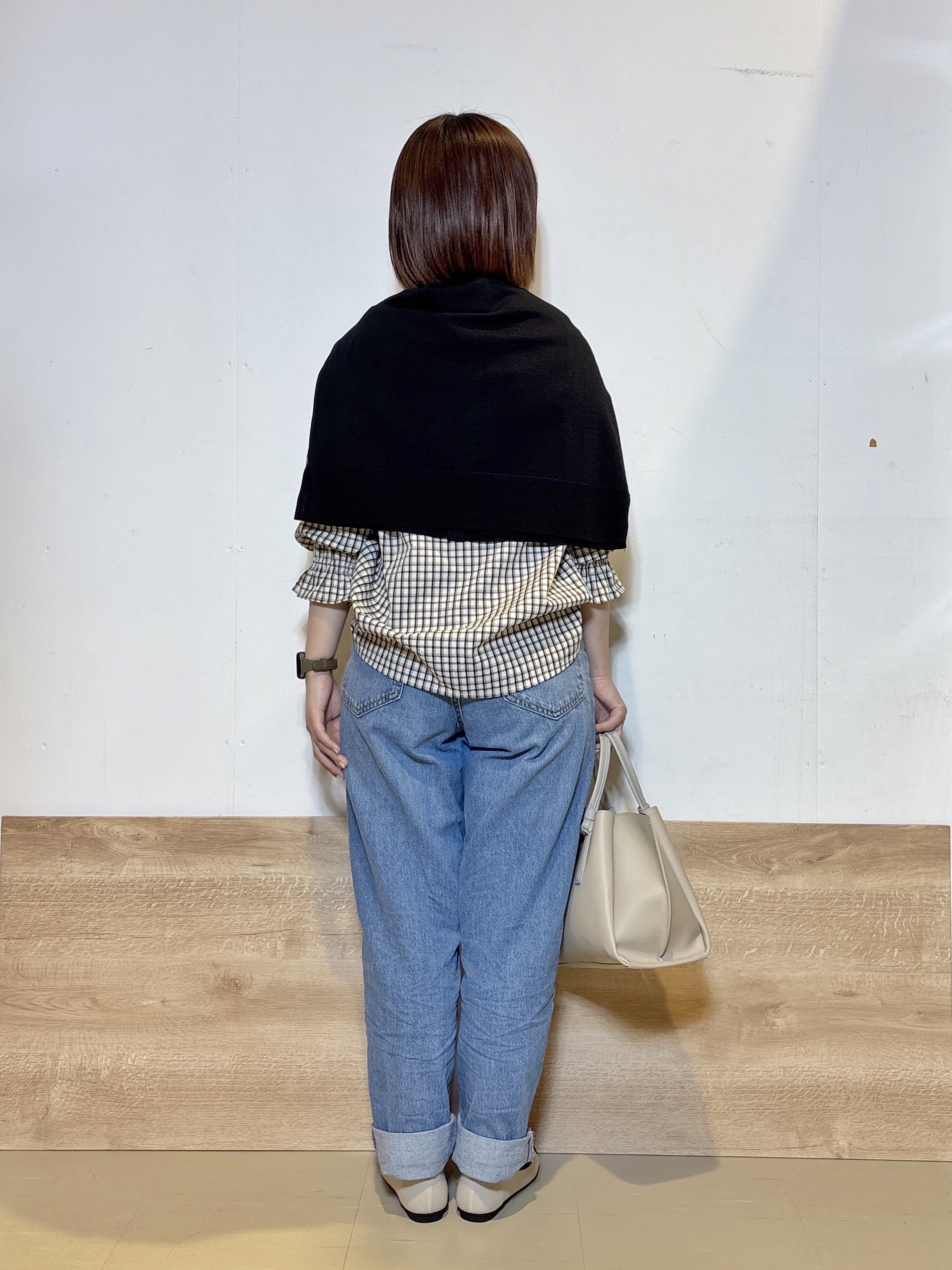 るねさんの「SHOO･LA･RUE｜【洗濯機可/ひんやり/UV】さらっとしたタッチが心地よい ショート丈 Vネックカーディガン」を使ったコーディネート