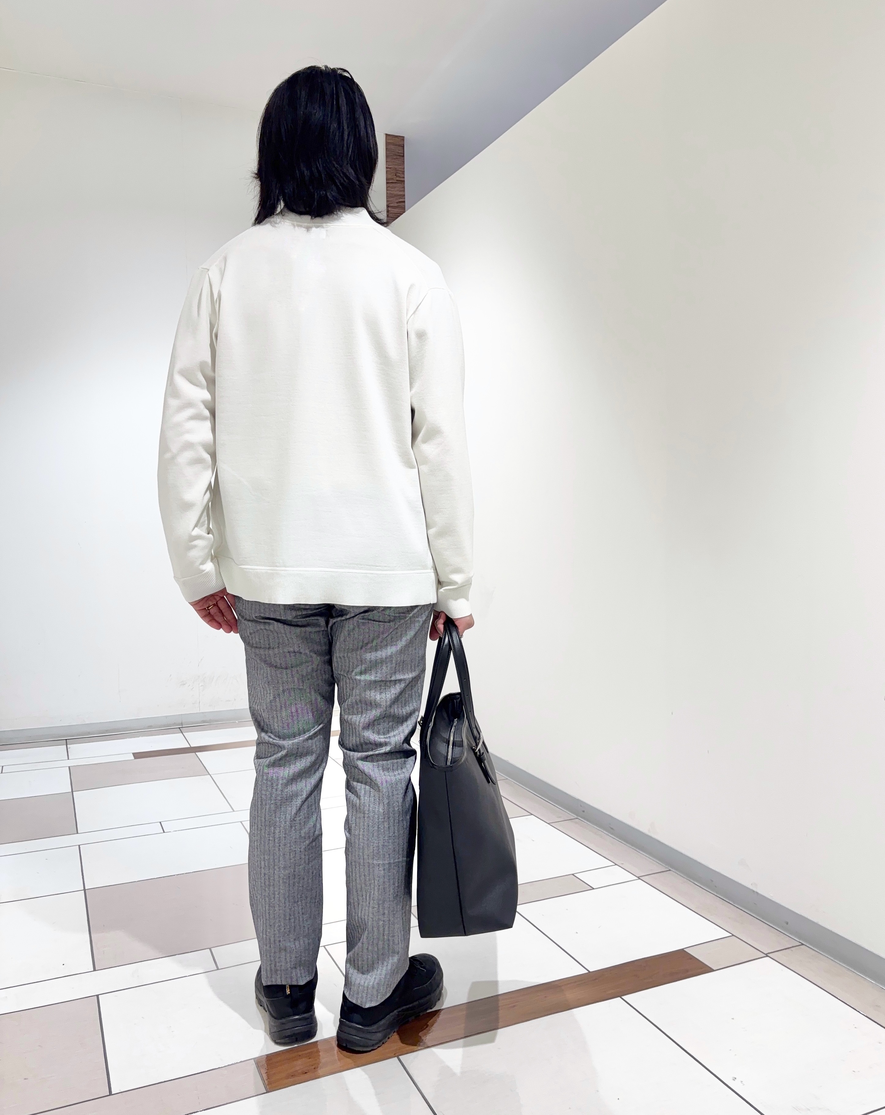 及川さんの「TAKEO KIKUCHI｜ジップアップ 鹿の子 ニット」を使ったコーディネート