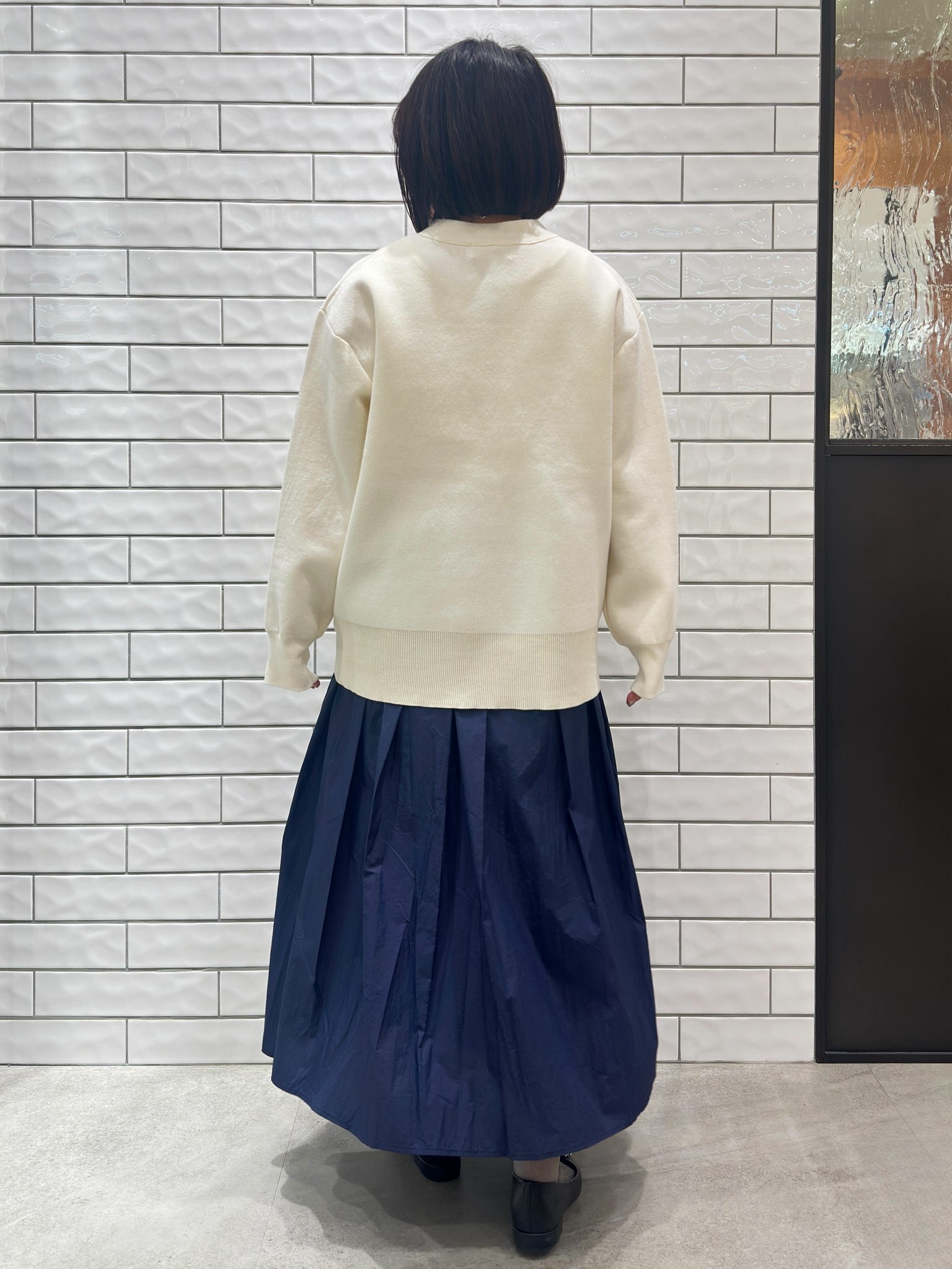 Minさんの「OPAQUE.CLIP｜◆Vネックミドルニットカーディガン【洗濯機OK】」を使ったコーディネート