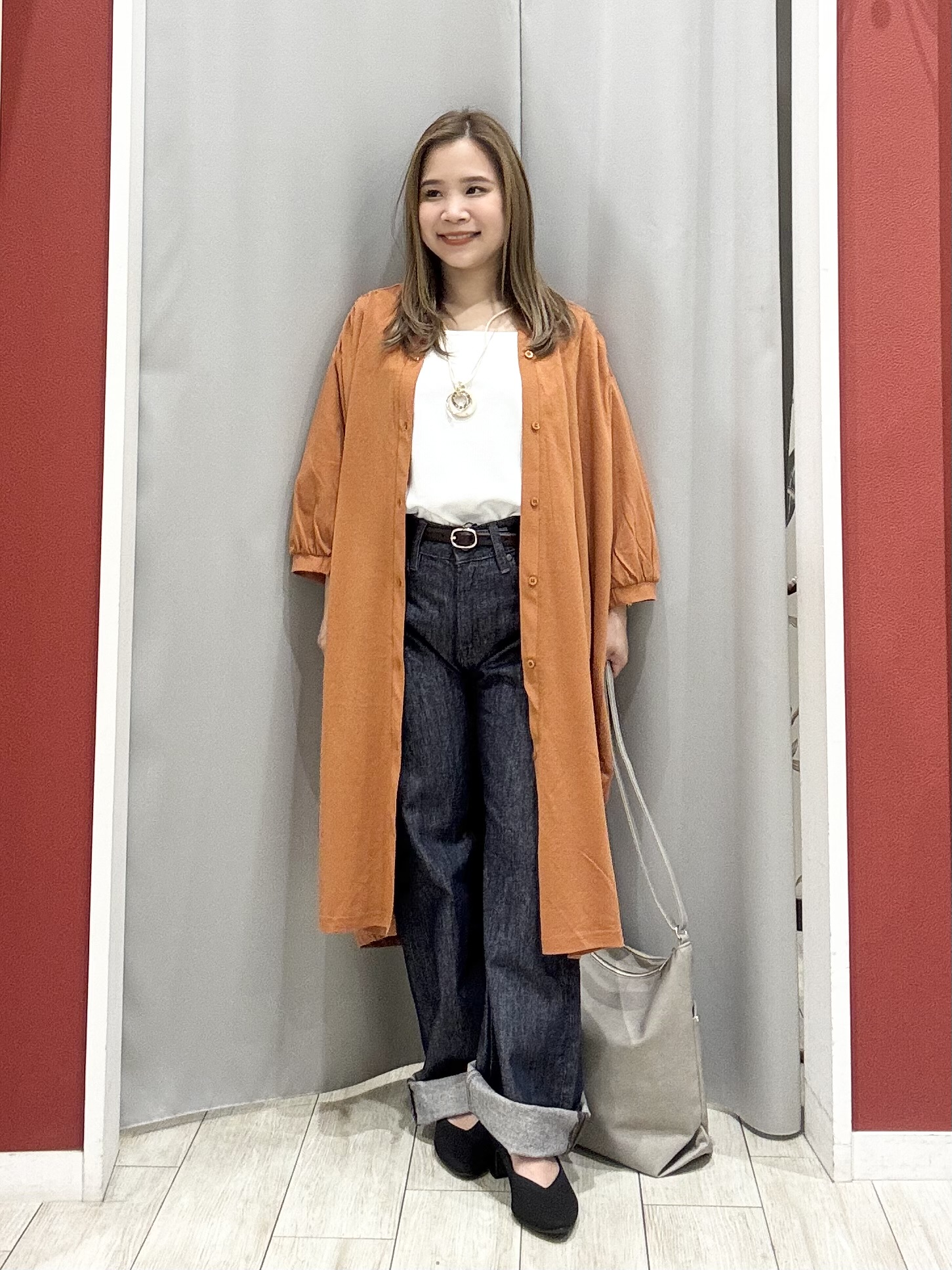 shioさんの「SHOO･LA･RUE｜【洗濯機可/S-LL】1枚でも羽織でも キーネックシャツワンピース」を使ったコーディネート