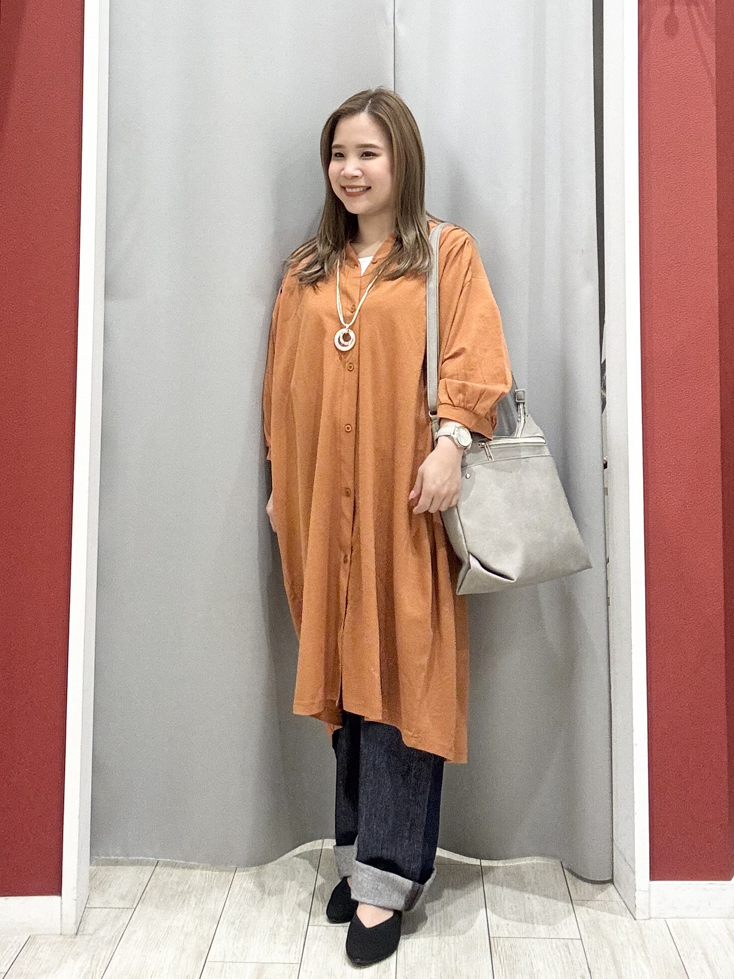 shioさんの「SHOO･LA･RUE｜【洗濯機可/S-LL】1枚でも羽織でも キーネックシャツワンピース」を使ったコーディネート