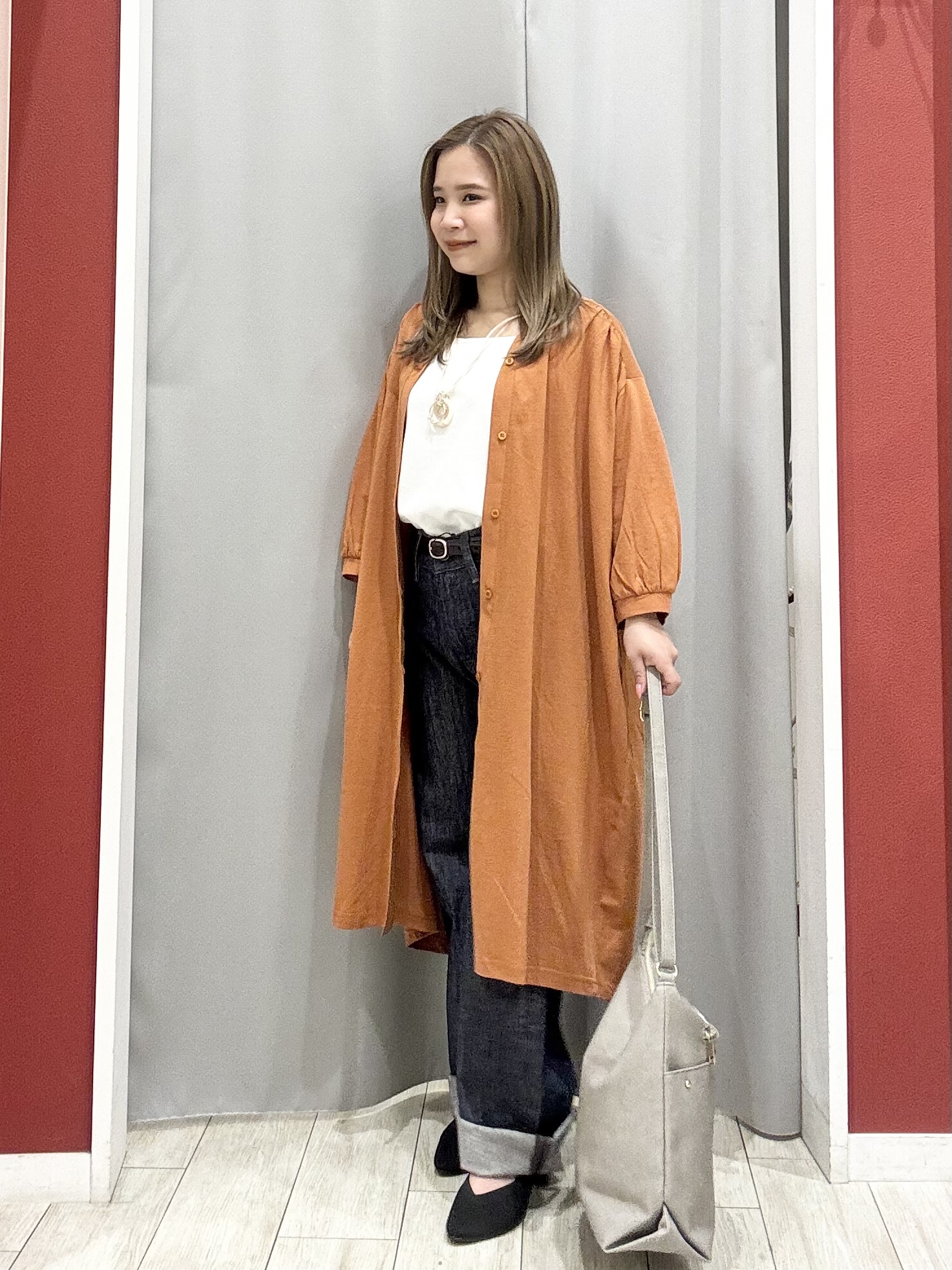 shioさんの「SHOO･LA･RUE｜【洗濯機可/S-LL】1枚でも羽織でも キーネックシャツワンピース」を使ったコーディネート