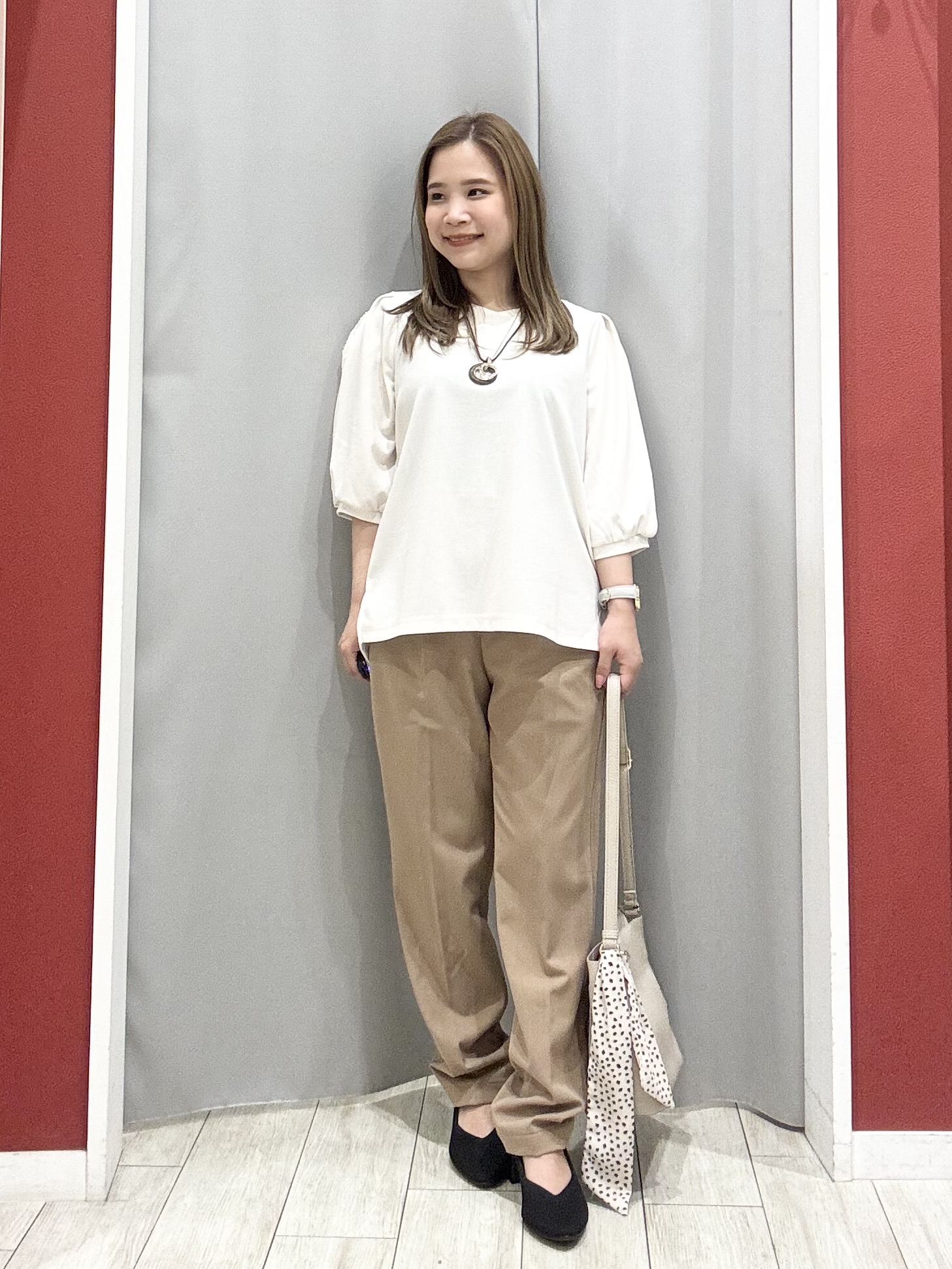 shioさんの「SHOO･LA･RUE｜【S-LL】スタイルアップを叶える　大人のドロストブルゾン」を使ったコーディネート