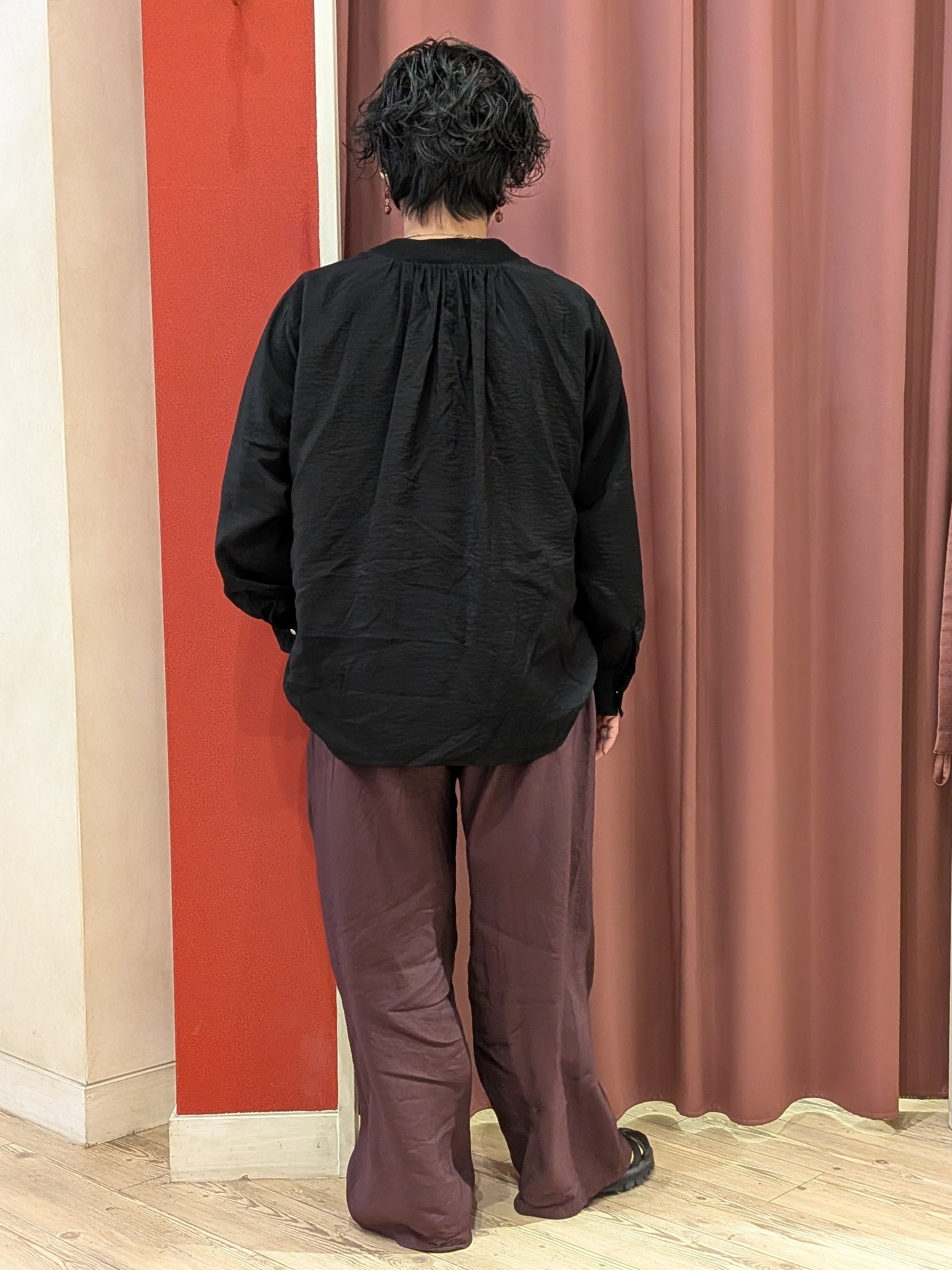 cameさんの「SHOO･LA･RUE｜【着丈選べる/体型カバー/洗濯機可】さらさらとろん ドルマンブラウス」を使ったコーディネート