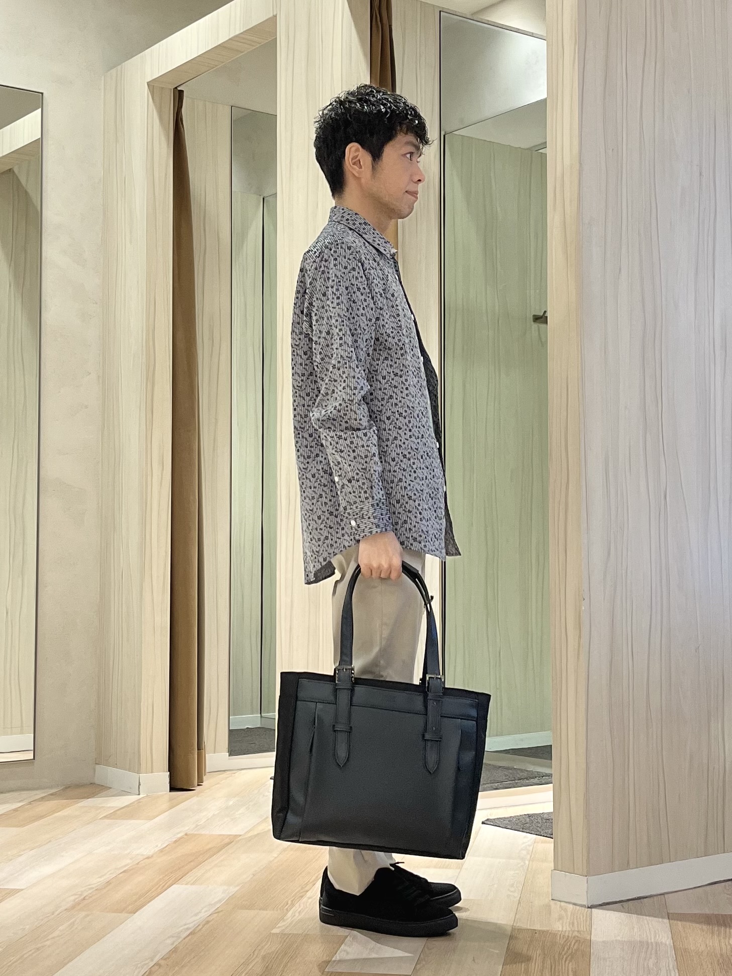 URAさんの「TAKEO KIKUCHI｜播州 ドビーストライプ フラワーシャツ」を使ったコーディネート