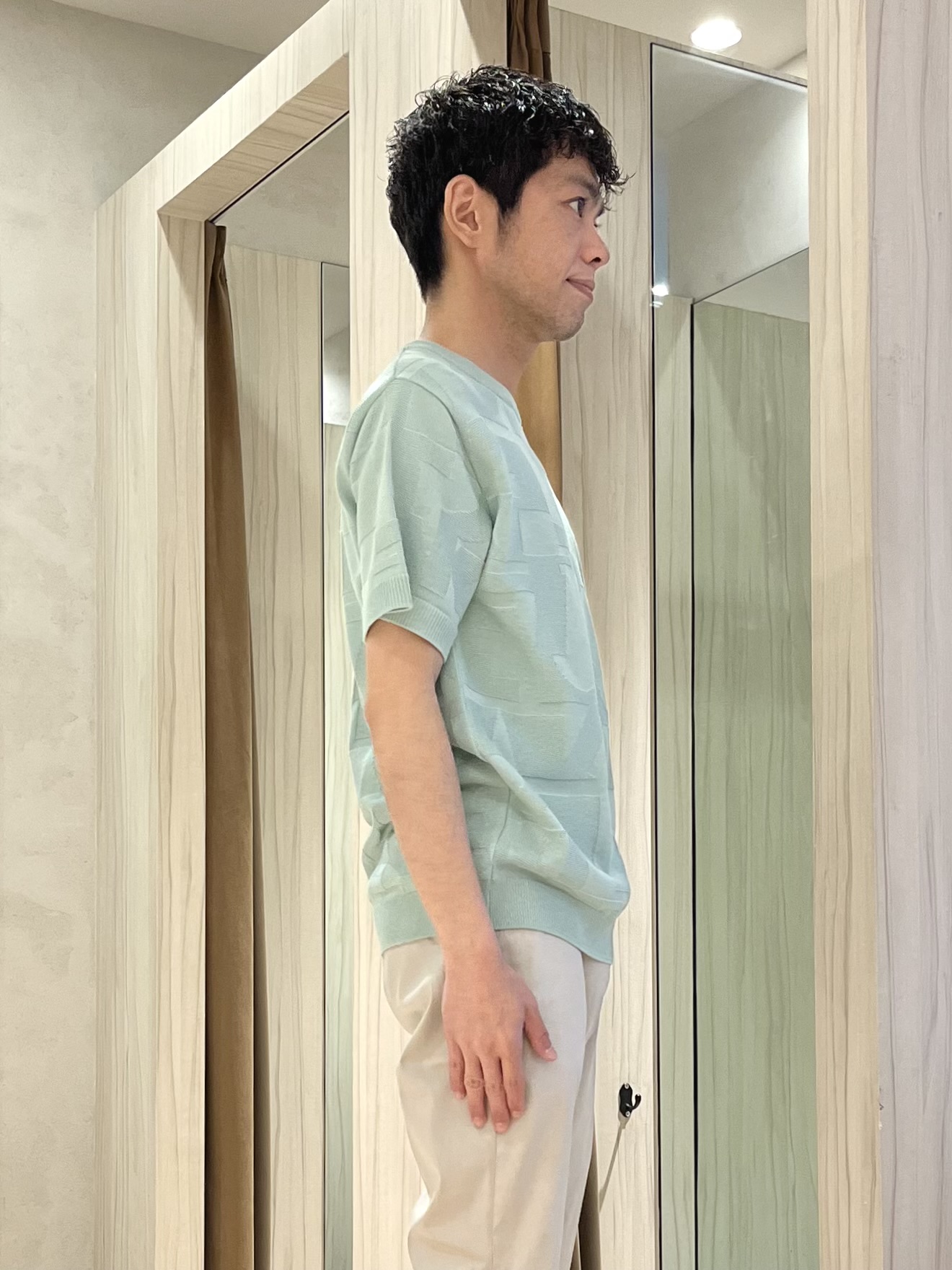 URAさんの「TAKEO KIKUCHI｜播州 ドビーストライプ フラワーシャツ」を使ったコーディネート