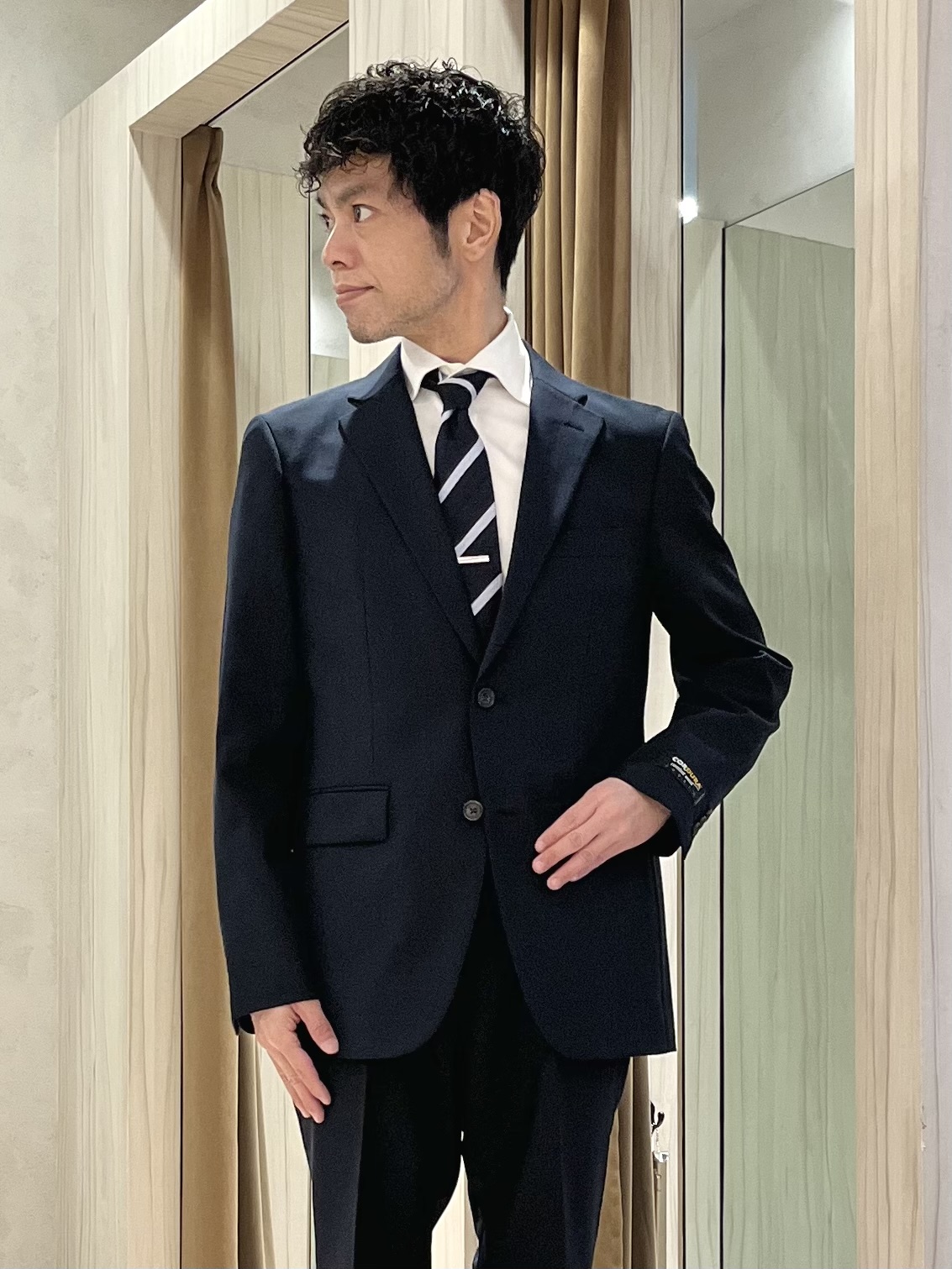 URAさんの「TAKEO KIKUCHI｜【Begin掲載】コーデュラ（R）トロピカル ストレッチ スーツ」を使ったコーディネート