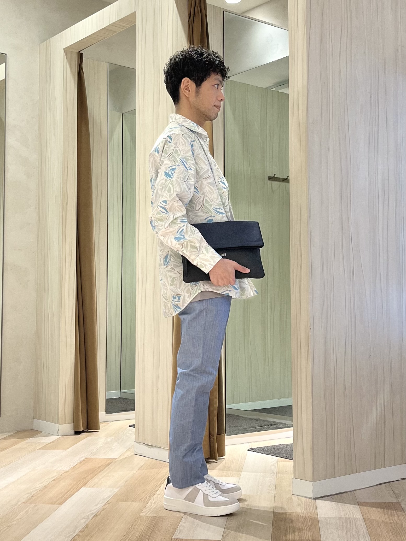 URAさんの「TAKEO KIKUCHI｜カカオ柄プリントシャツ」を使ったコーディネート