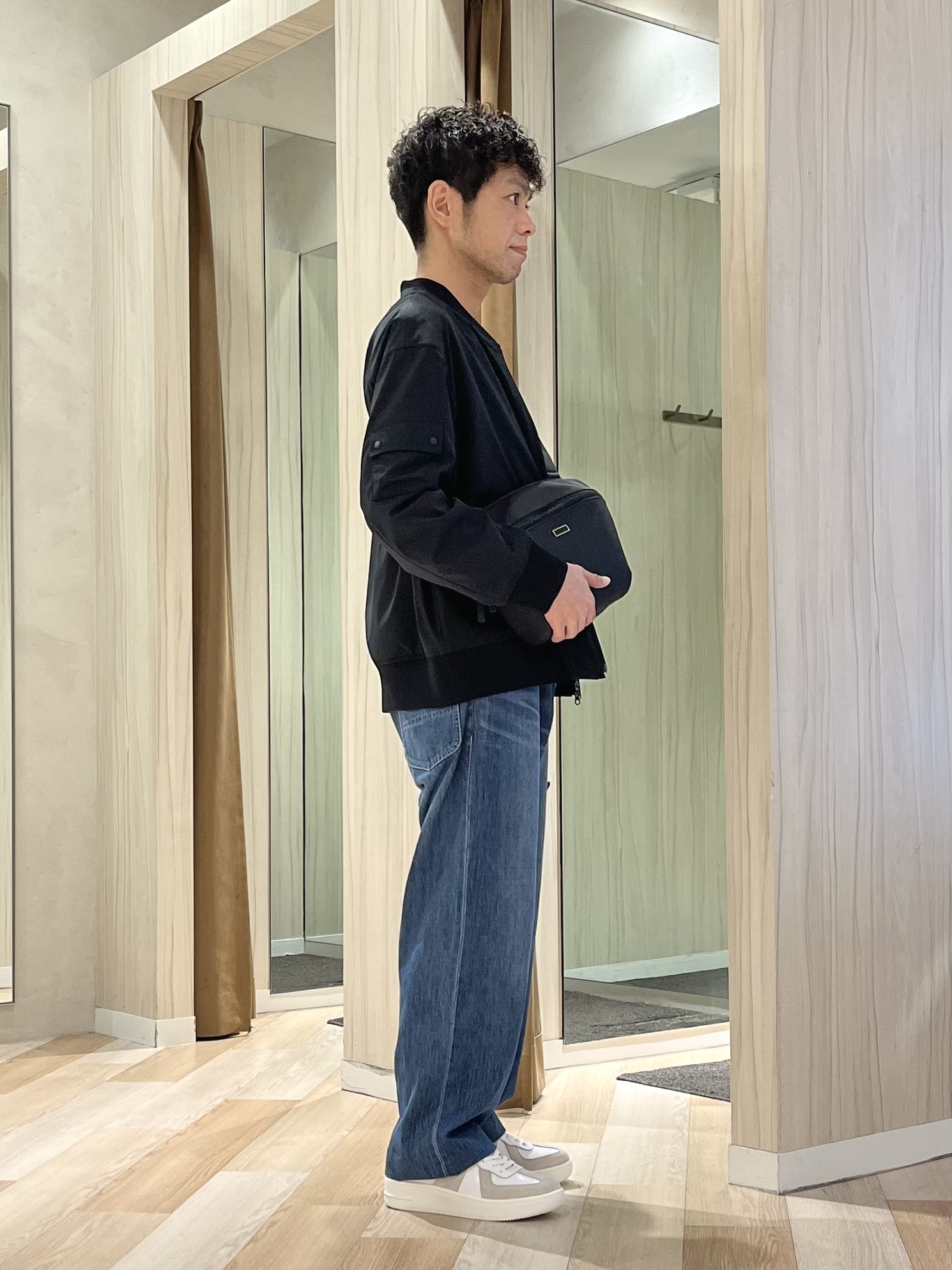 URAさんの「TAKEO KIKUCHI｜【BOWLER HAT LABEL】撥水 MA－1ブルゾン」を使ったコーディネート