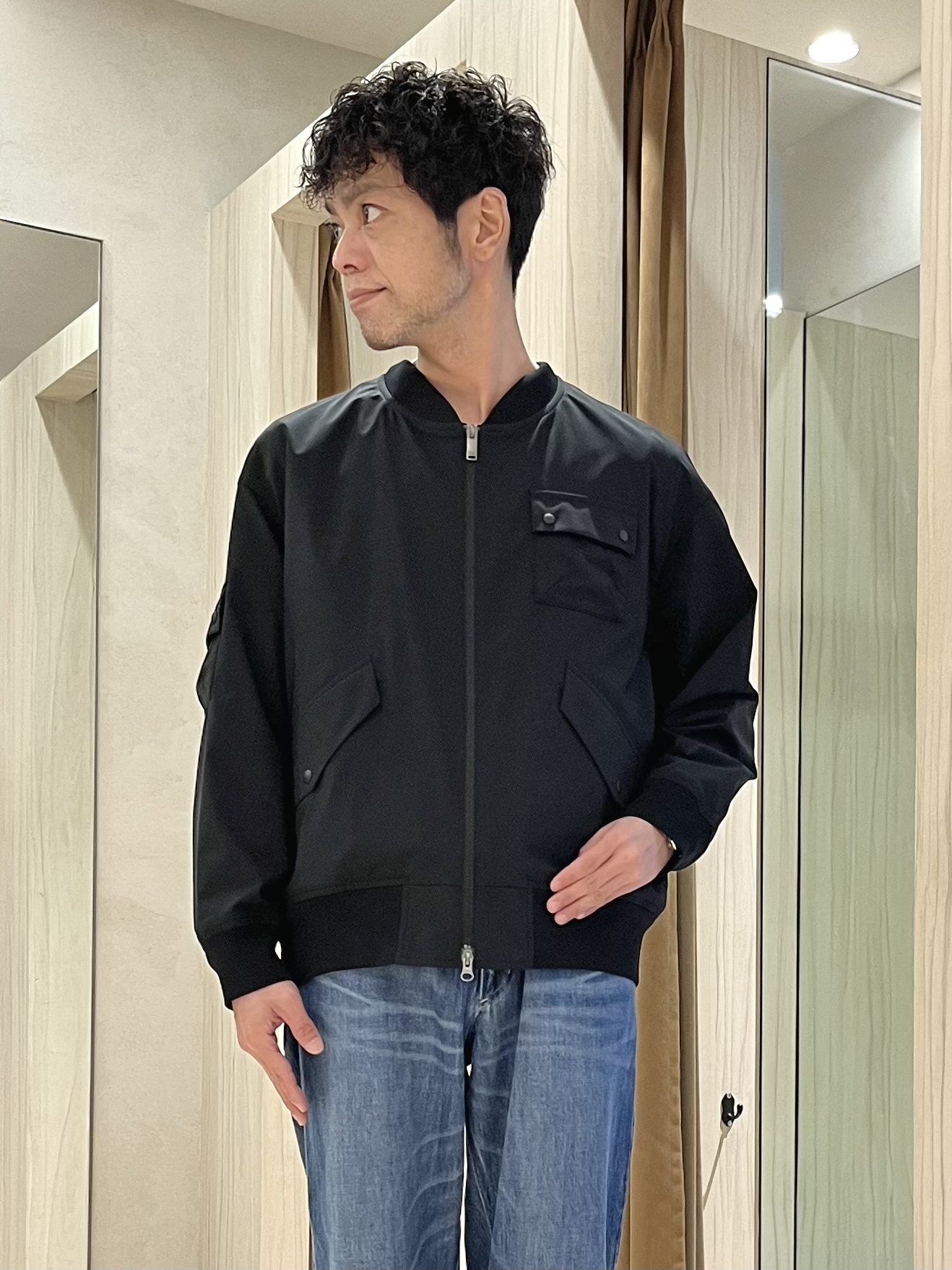 URAさんの「TAKEO KIKUCHI｜【BOWLER HAT LABEL】撥水 MA－1ブルゾン」を使ったコーディネート