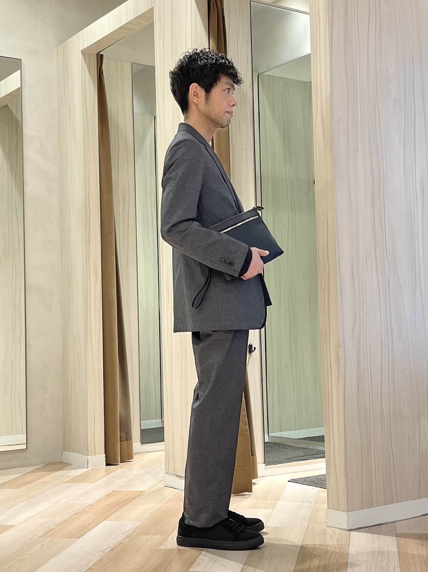URAさんの「TAKEO KIKUCHI｜【通気性】ジャージ千鳥柄 ジャケット」を使ったコーディネート