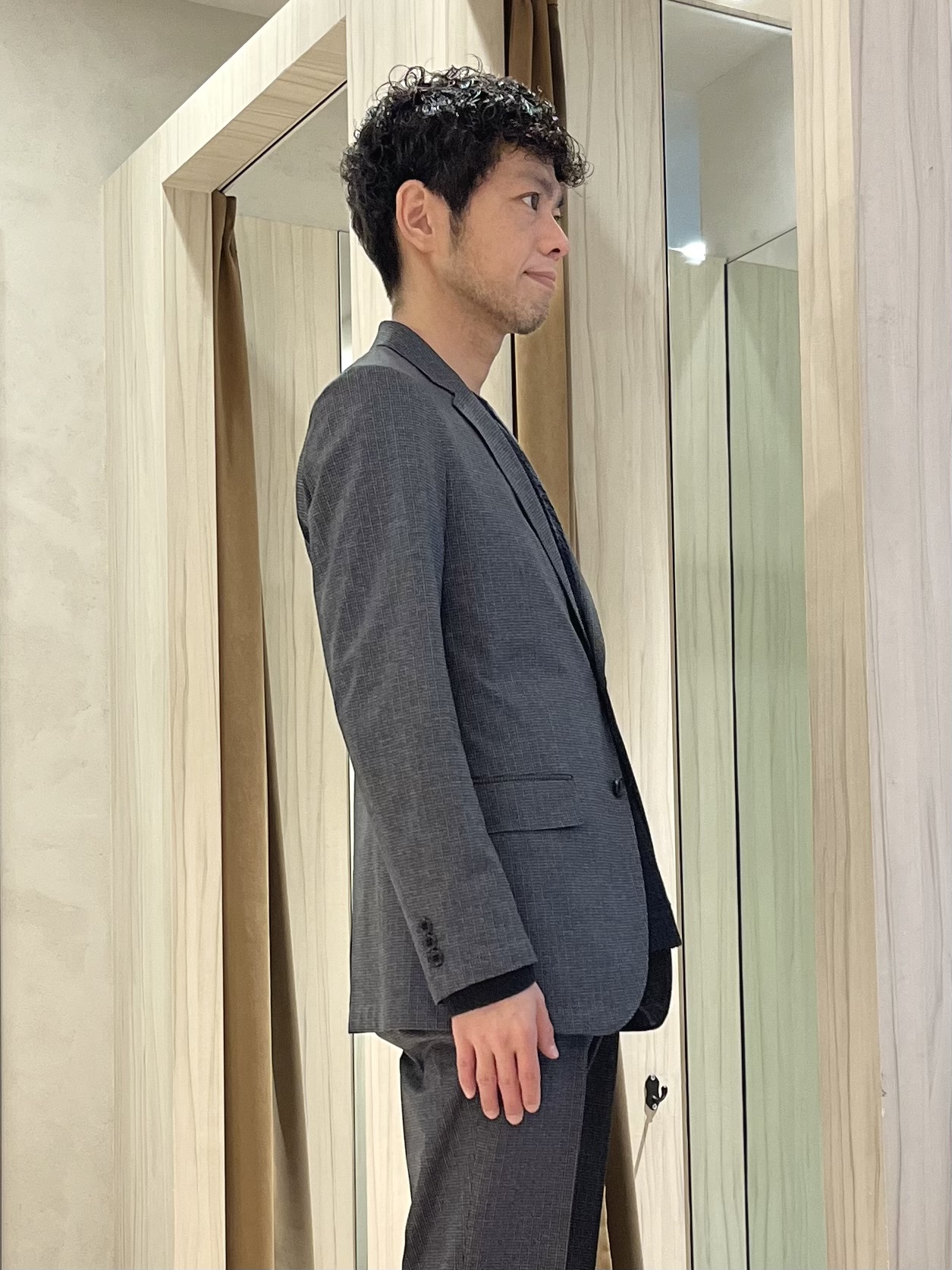 URAさんの「TAKEO KIKUCHI｜【通気性】ジャージ千鳥柄 ジャケット」を使ったコーディネート