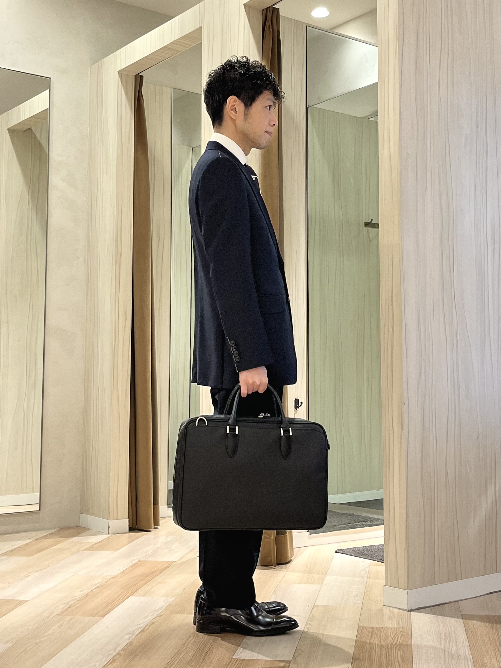 URAさんの「TAKEO KIKUCHI｜【Made in JAPAN】立菱（たてびし）スーツ」を使ったコーディネート