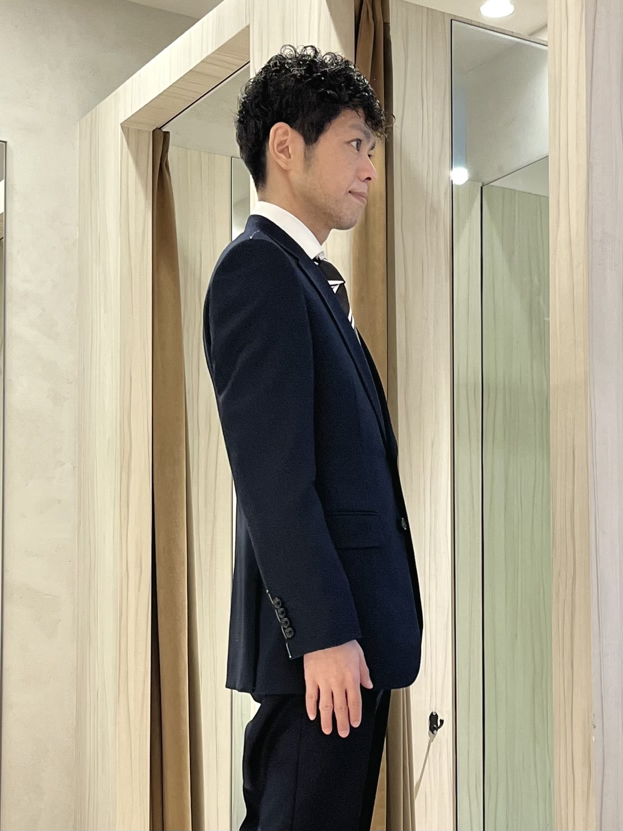 URAさんの「TAKEO KIKUCHI｜【Made in JAPAN】立菱（たてびし）スーツ」を使ったコーディネート